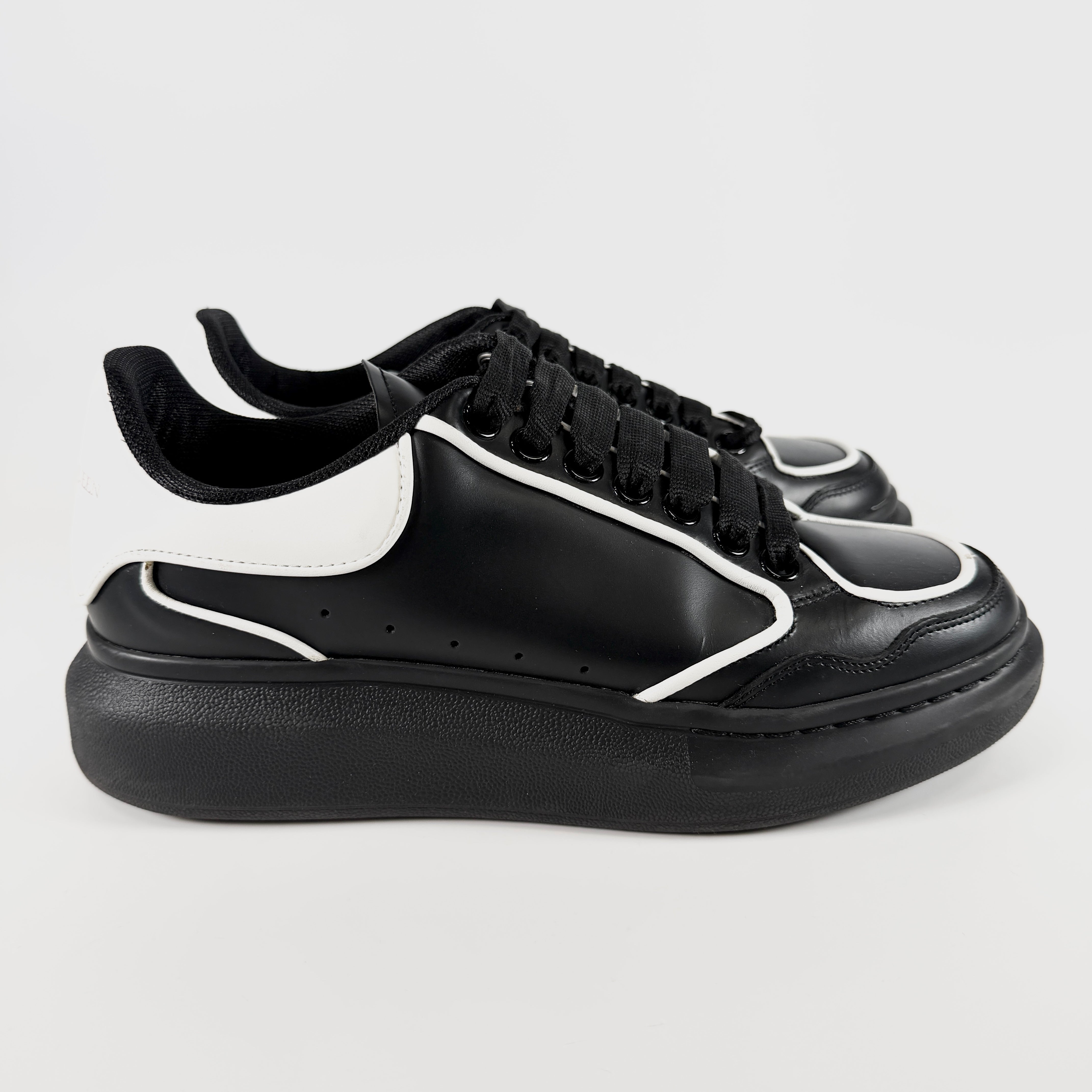 2605 secondhand Alexander McQueen Sun leather sneakers 39 unisex black × white 777300