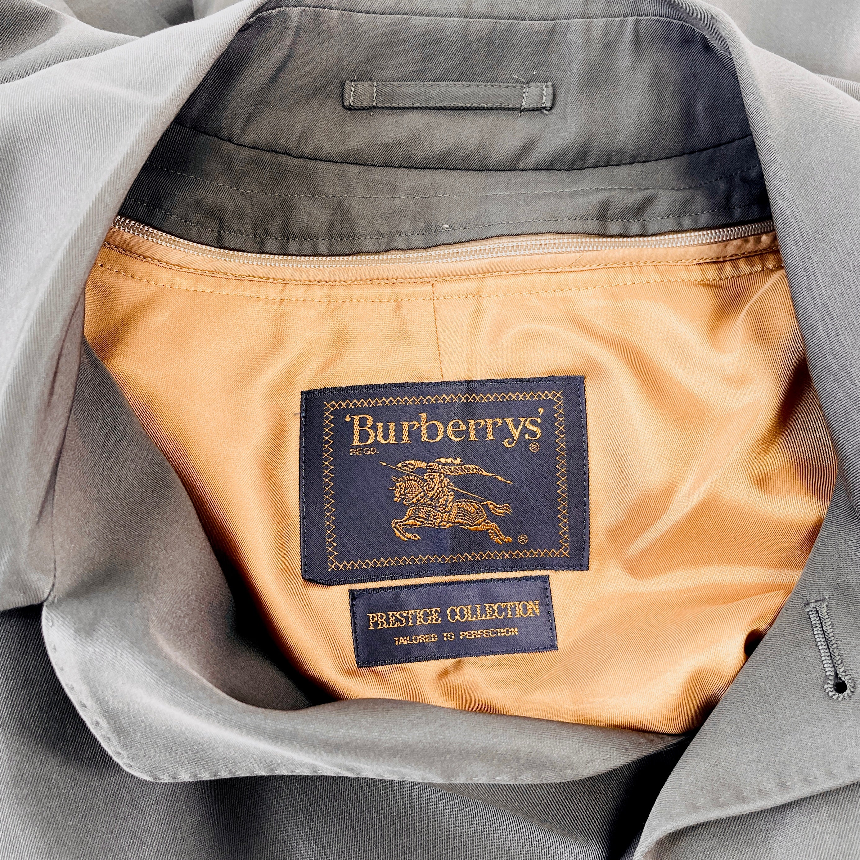2606 secondhand BURBERRY coat