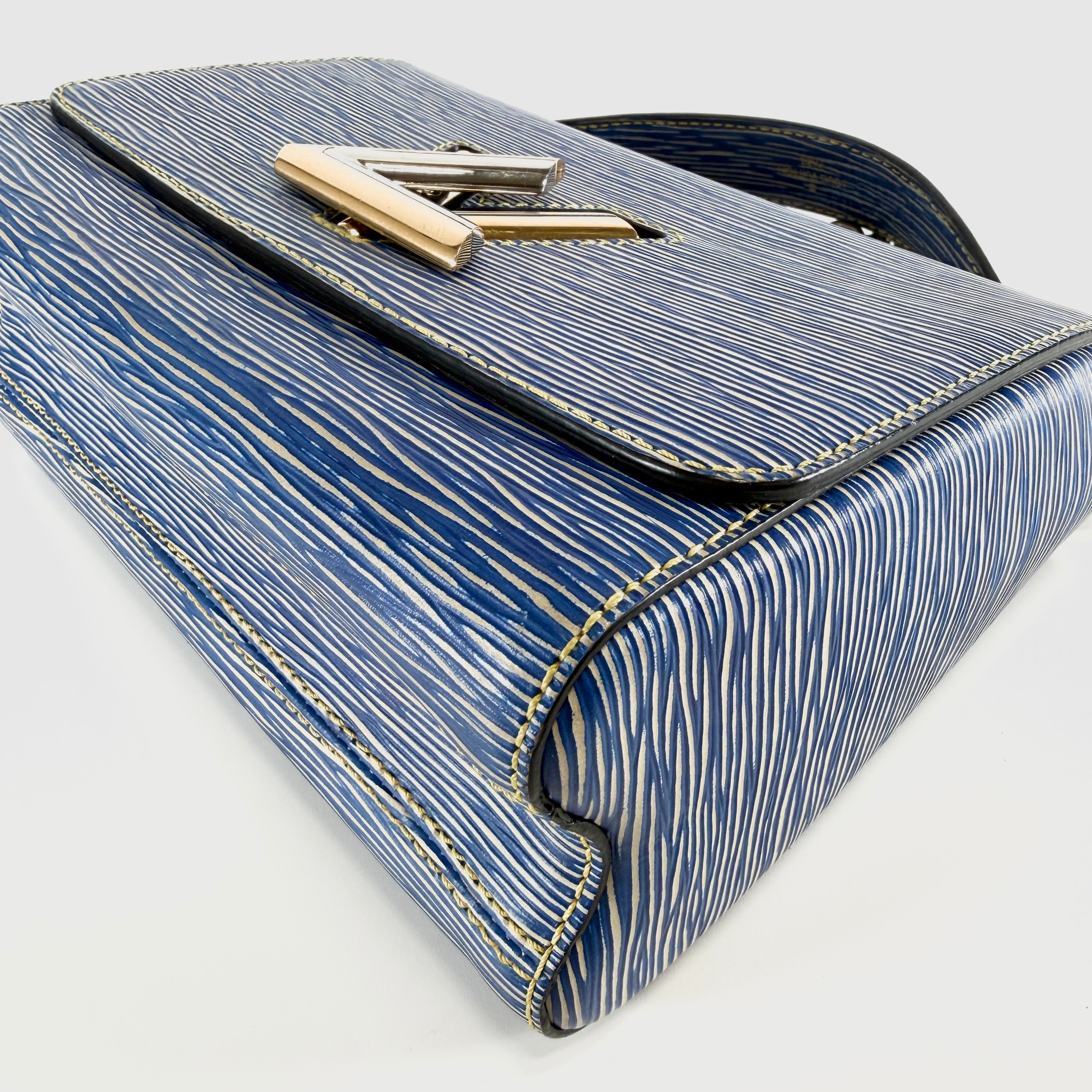 2605 secondhand LV Epi denim Twist M51065 CROSS BODY BAG