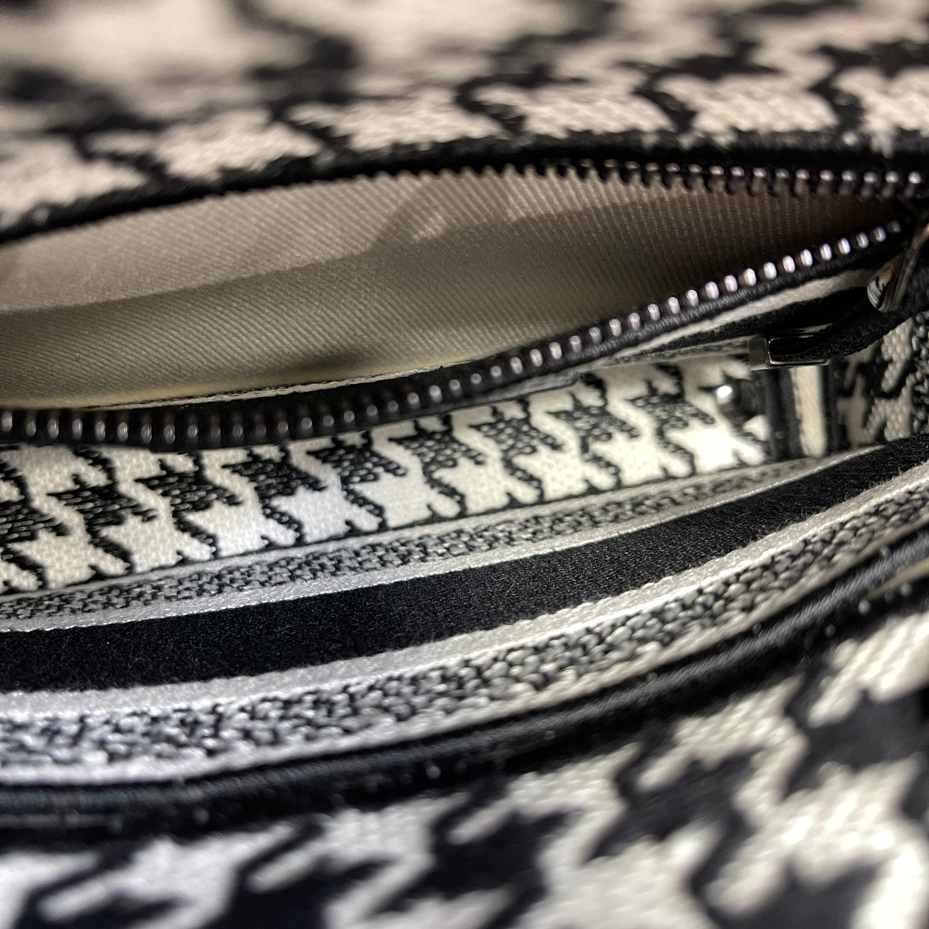 2504 DIOR shoulder