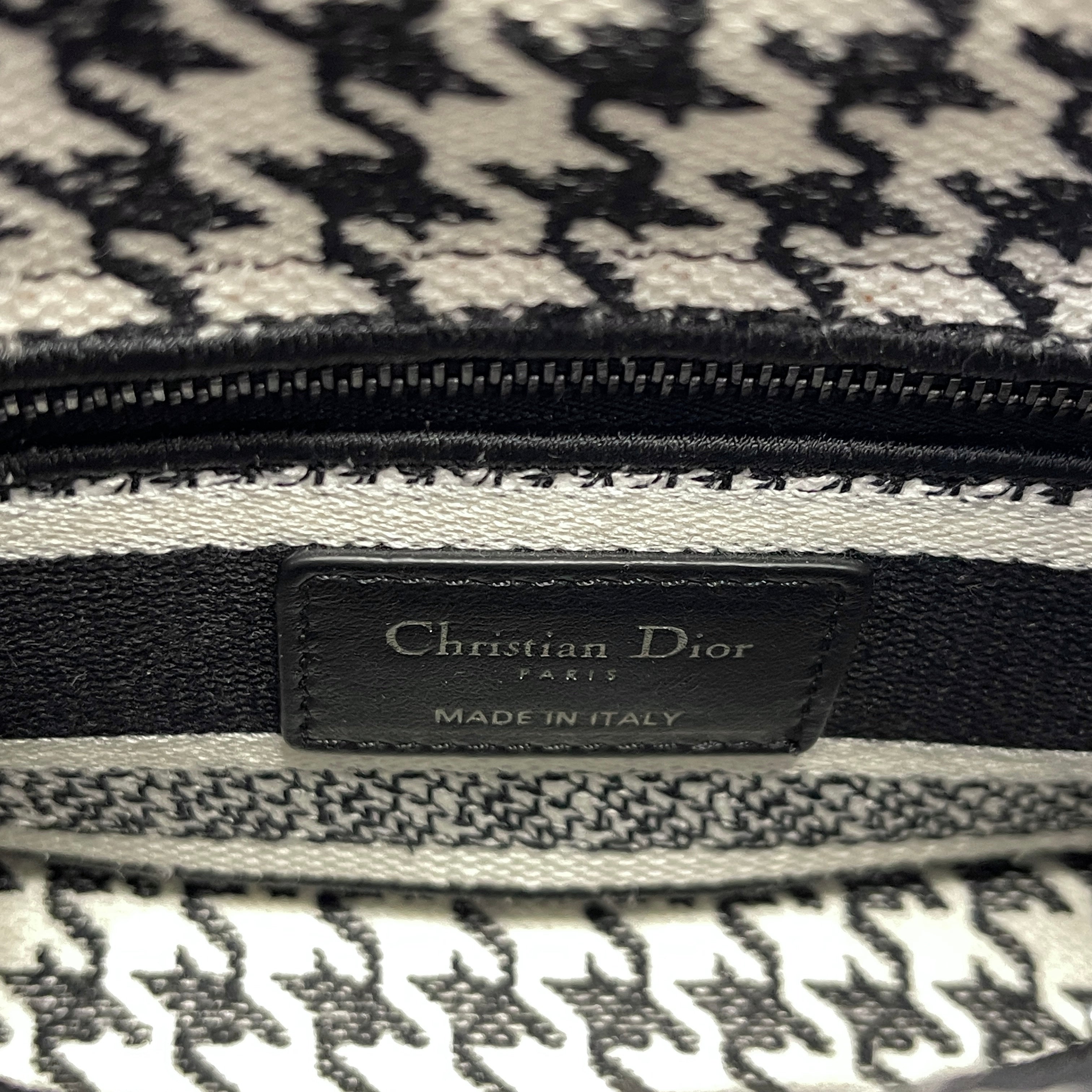 2504 DIOR shoulder