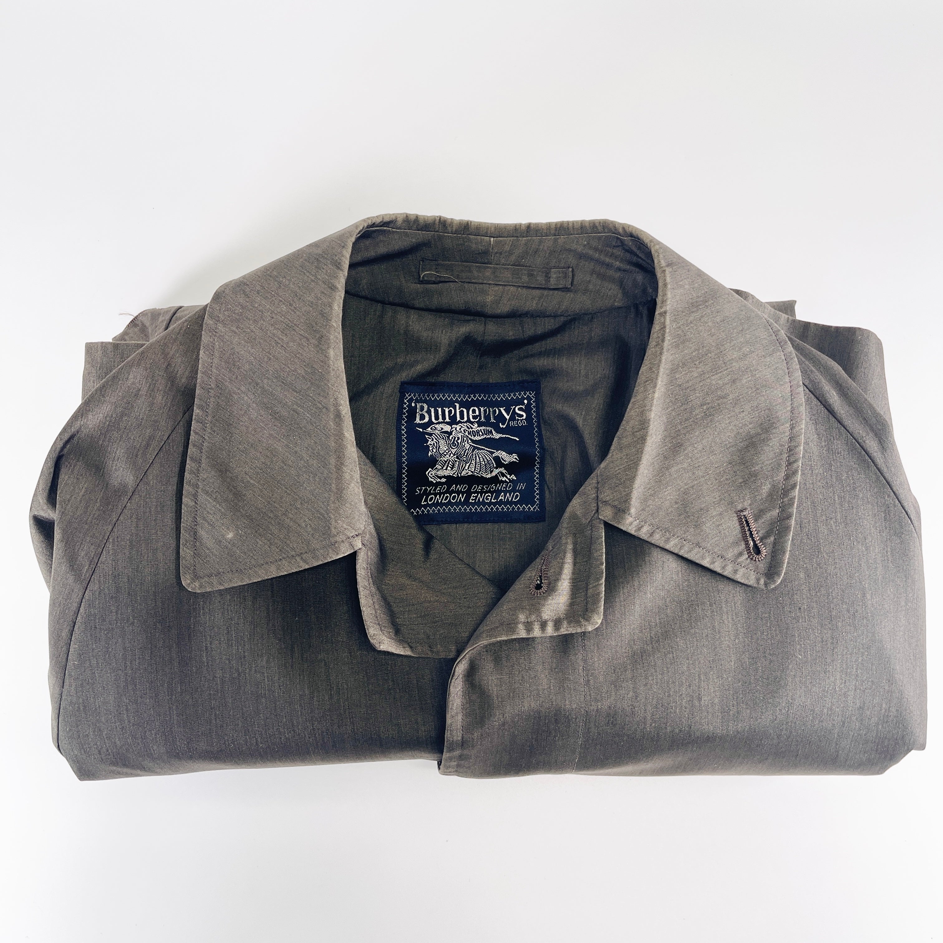 2606 secondhand BURBERRY coat
