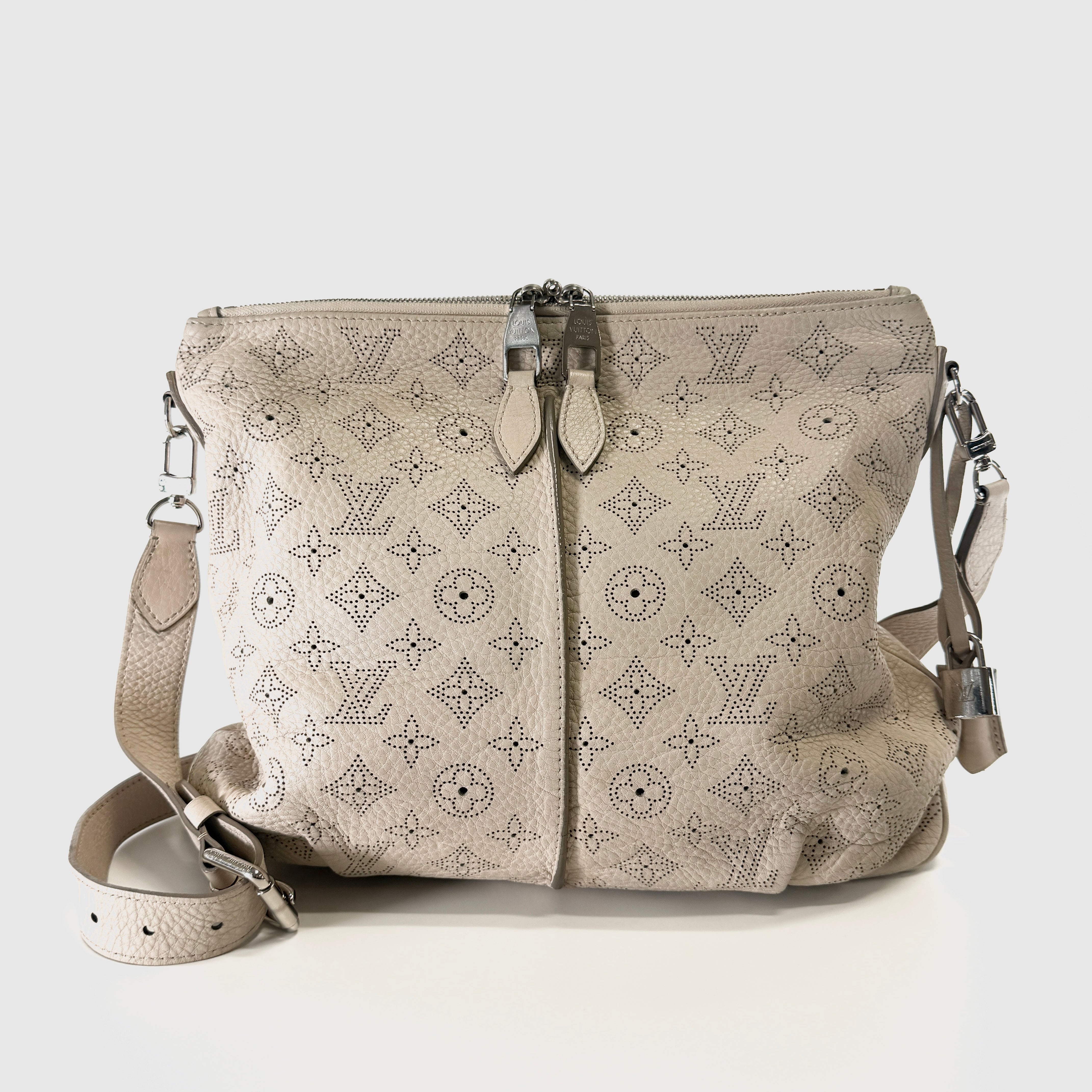 2606 secondhand LV Mahina Selene PM M94275 AR4163 white