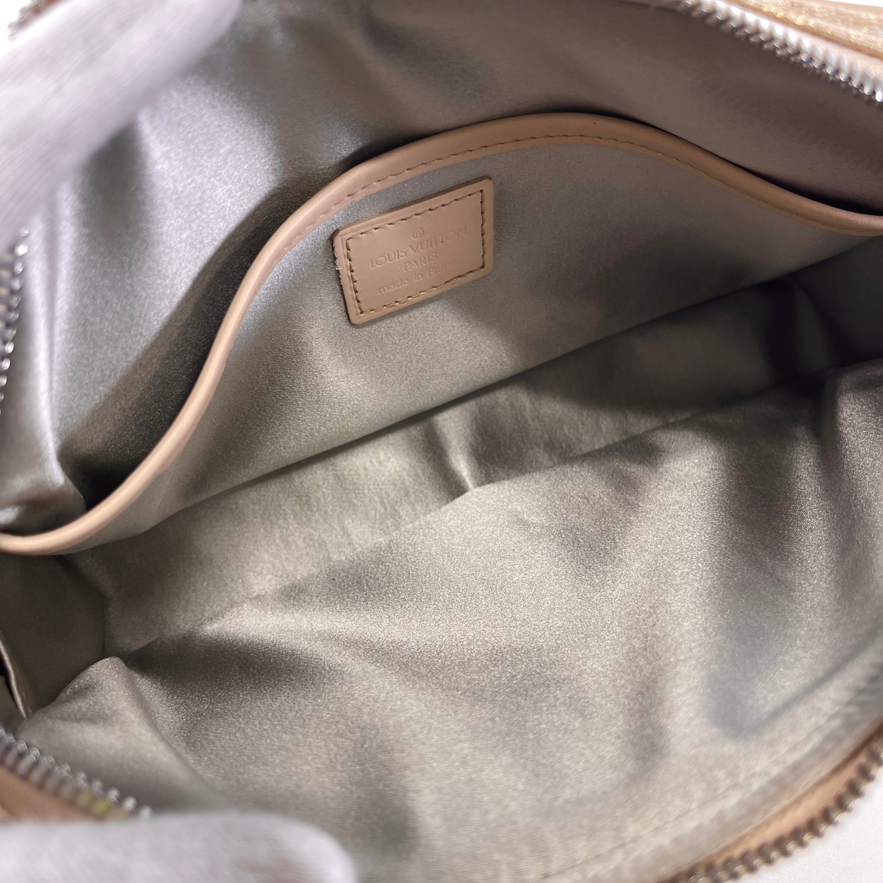 2606 secondhand LV Monogram Shine