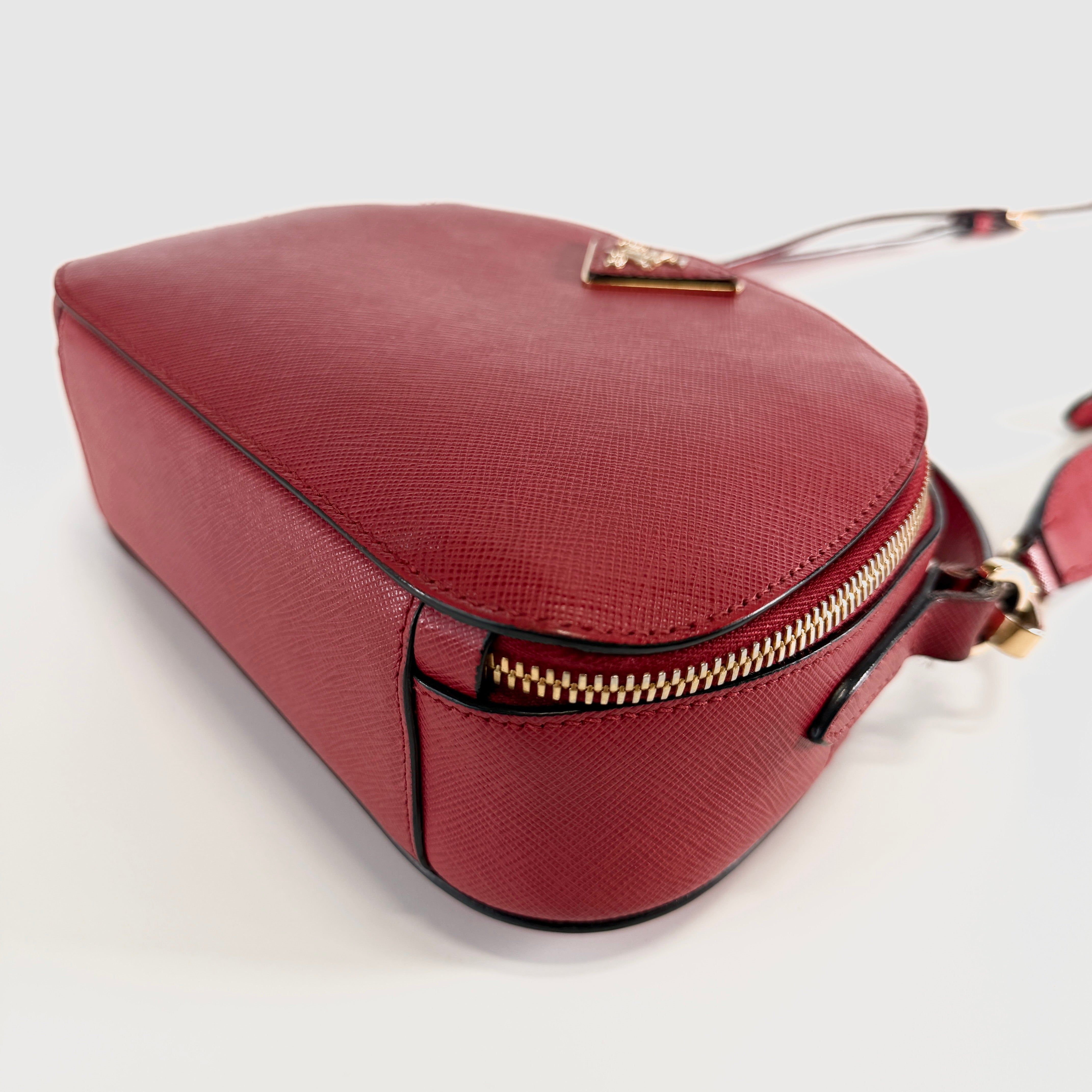 2607 secondhand PRADA mini shoulder Red