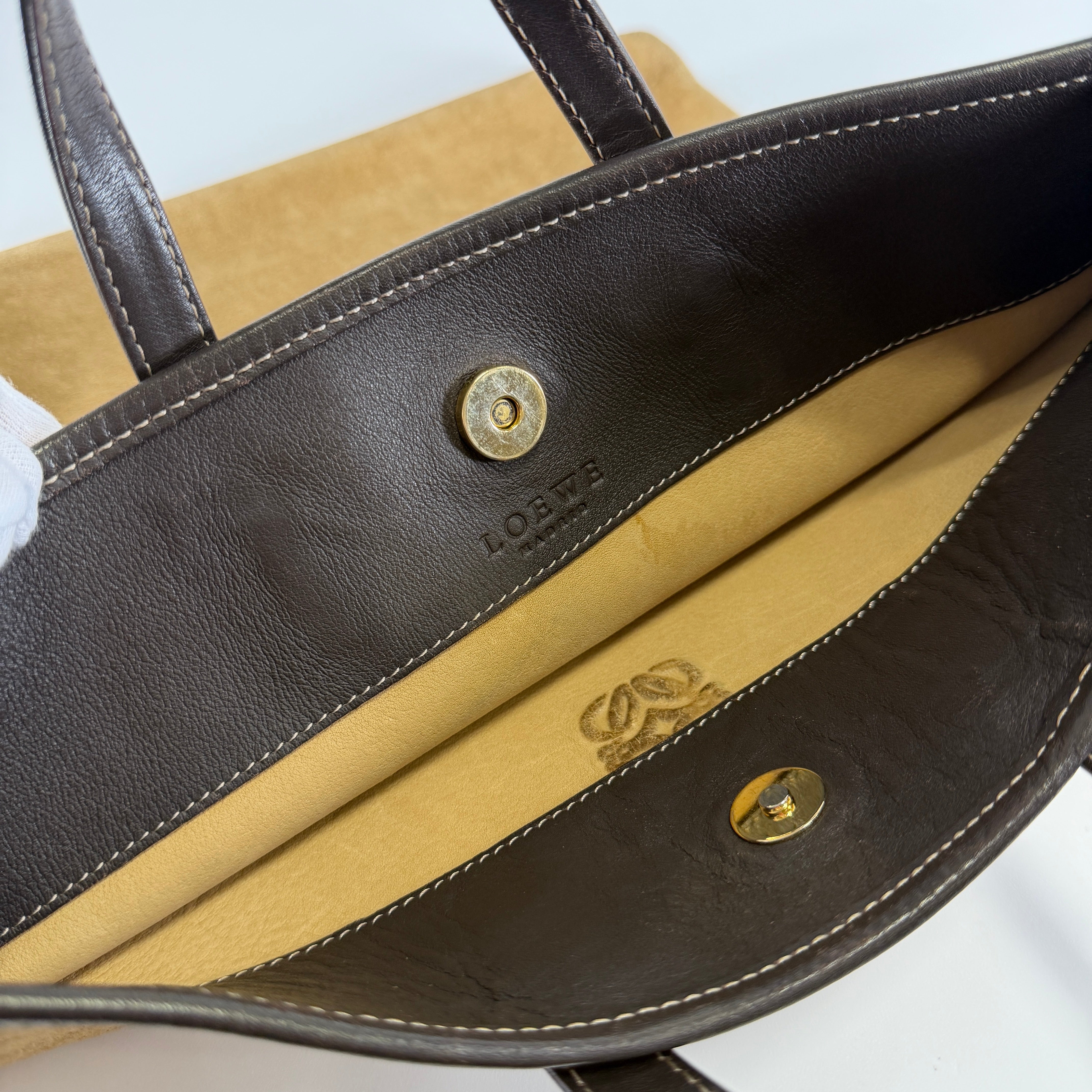 2607 secondhand LOEWE suede hand bag