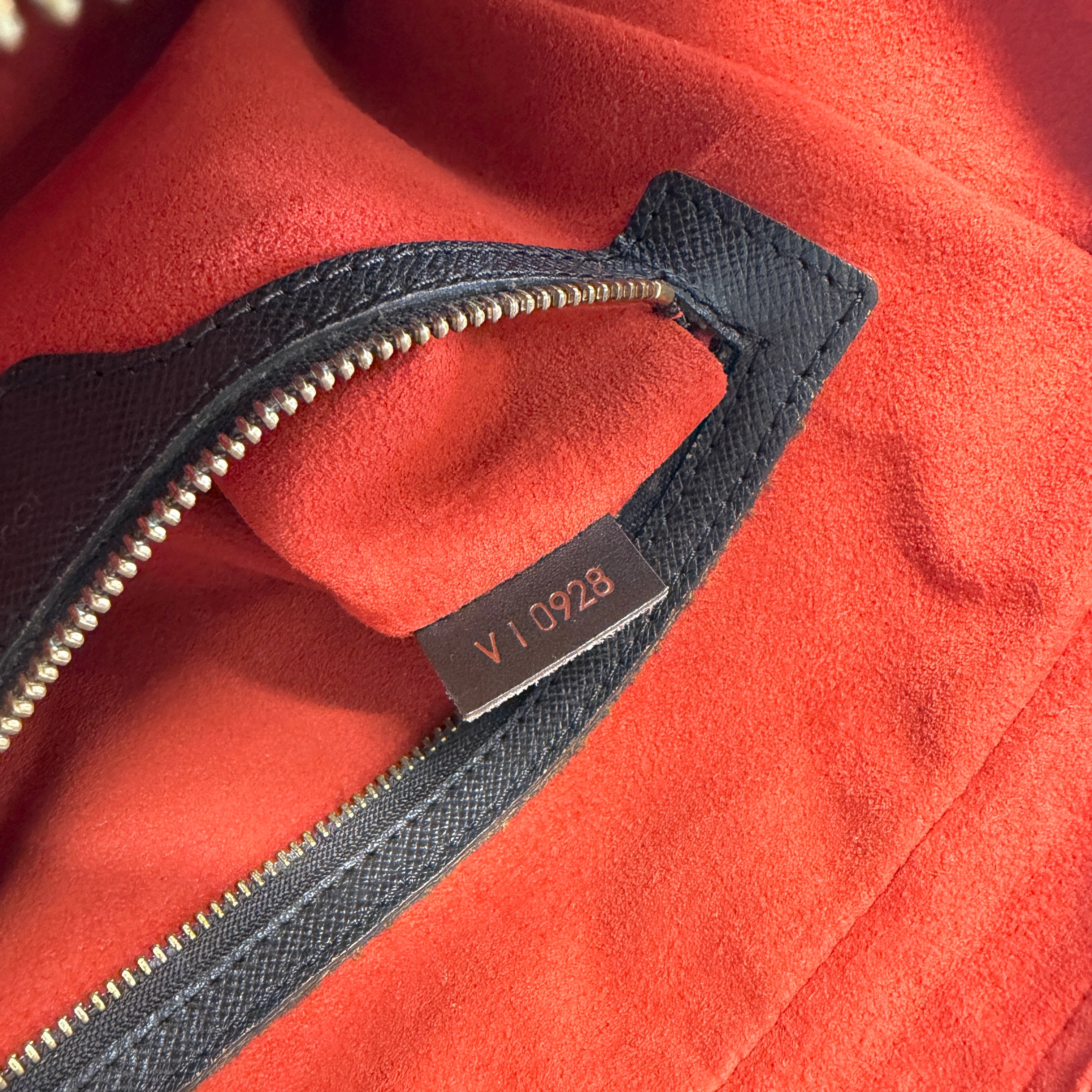 2606 secondhand LV bag / others Brera