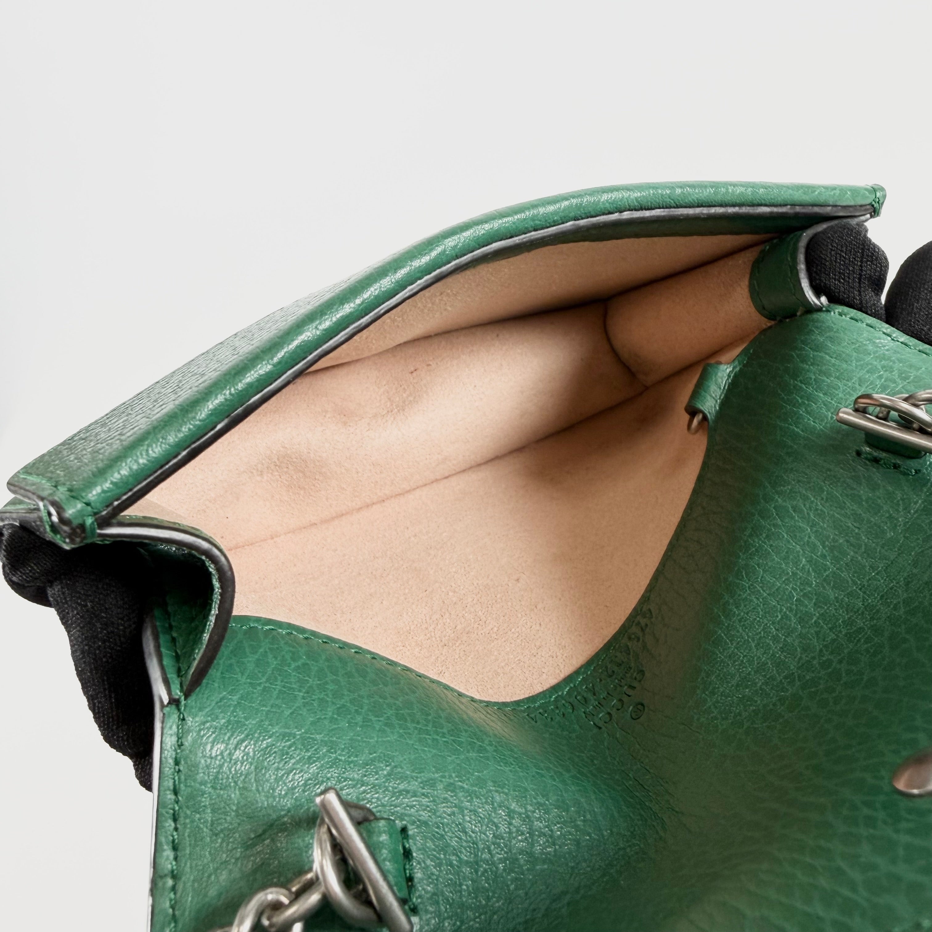 2608 secondhand GUCCI Shoulder bag / Crossbody Bag