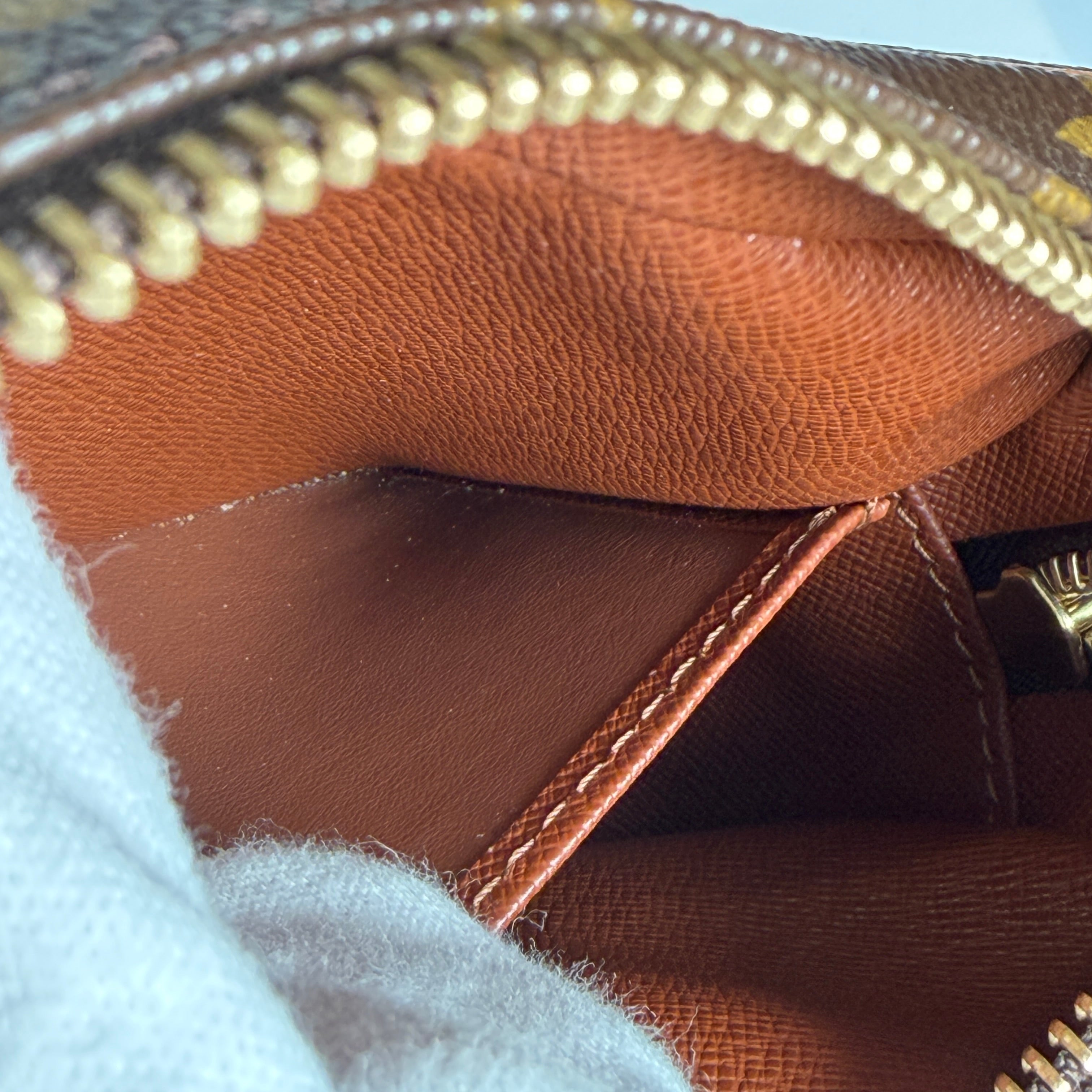 2606 secondhand LV Monogram Pochette shite