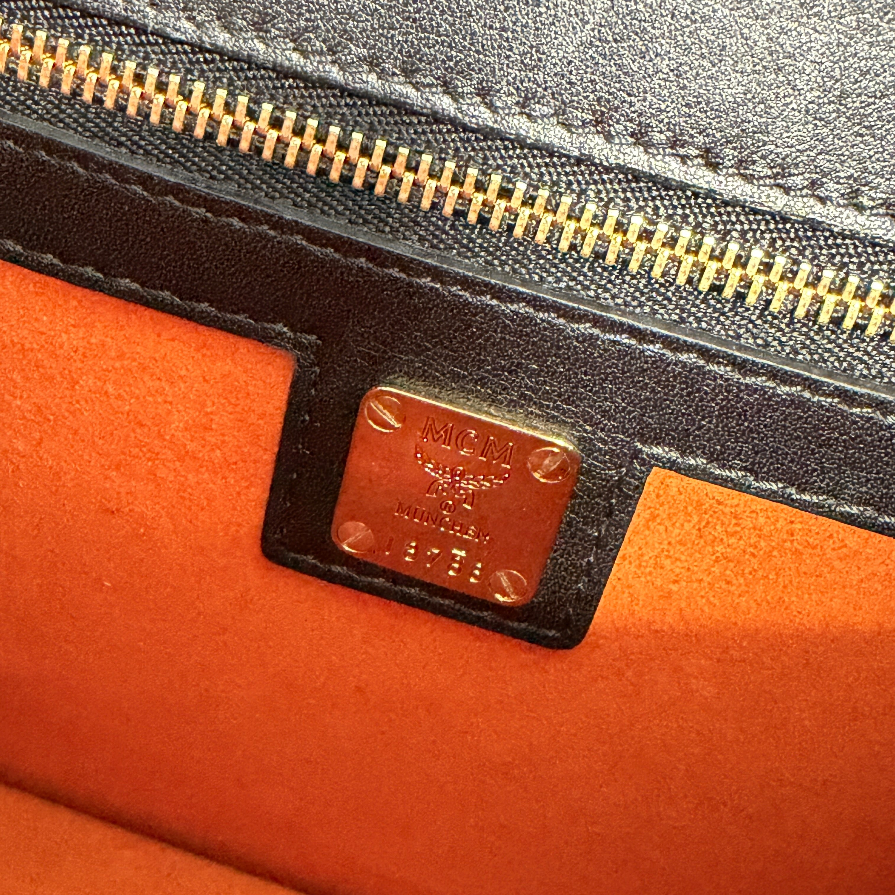 2607 secondhand MCM Shoulder bag