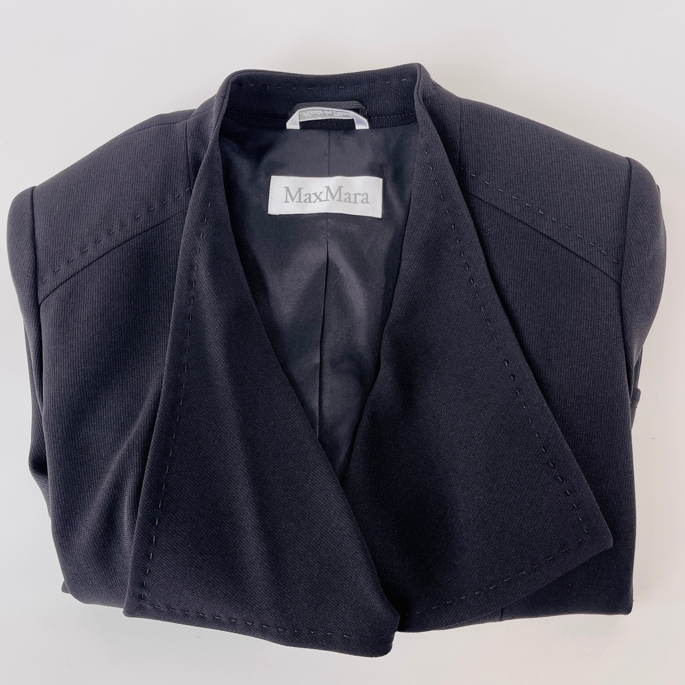 2606 secondhand MAX MARA set up