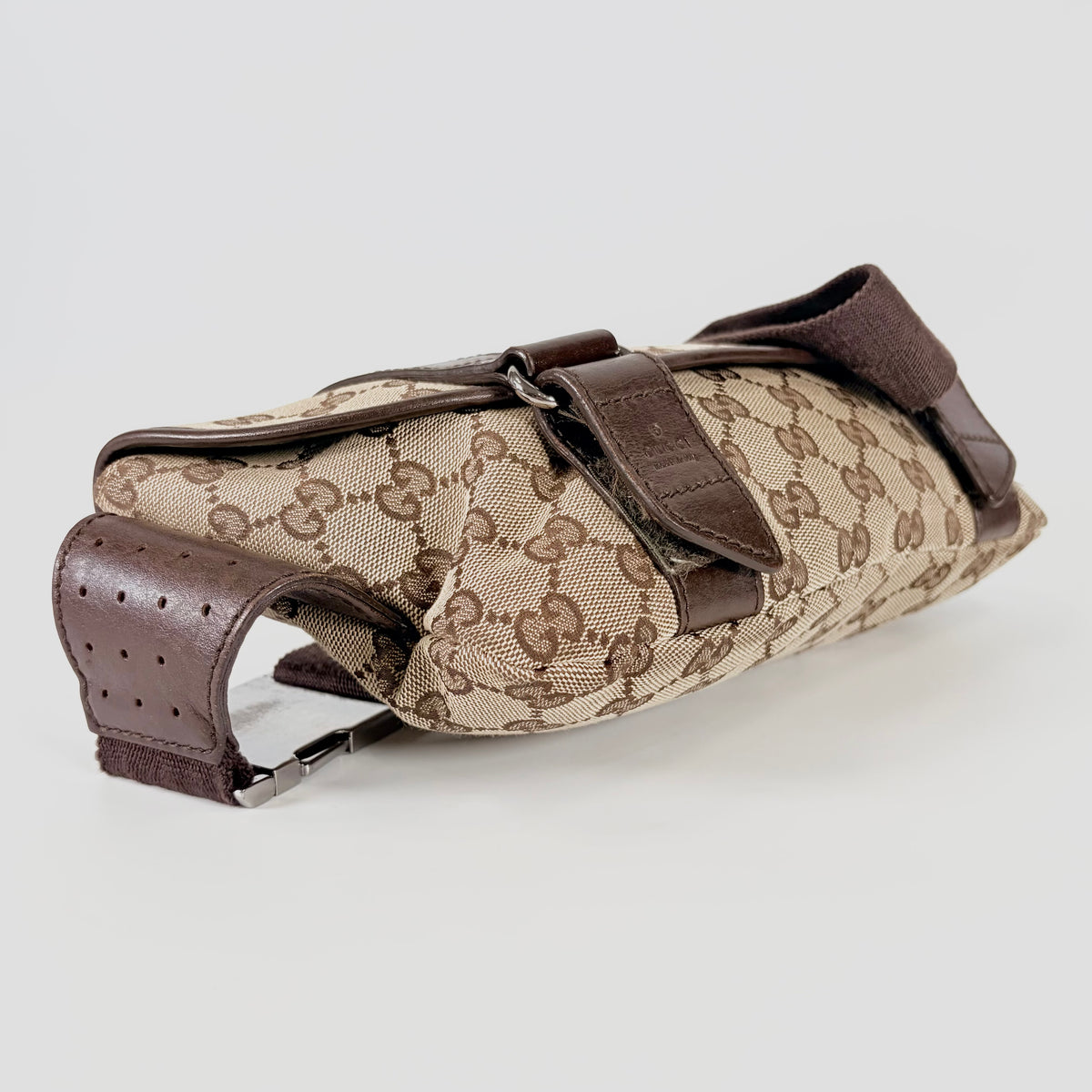 2605 secondhand GUCCI GG canvas Waist bag
