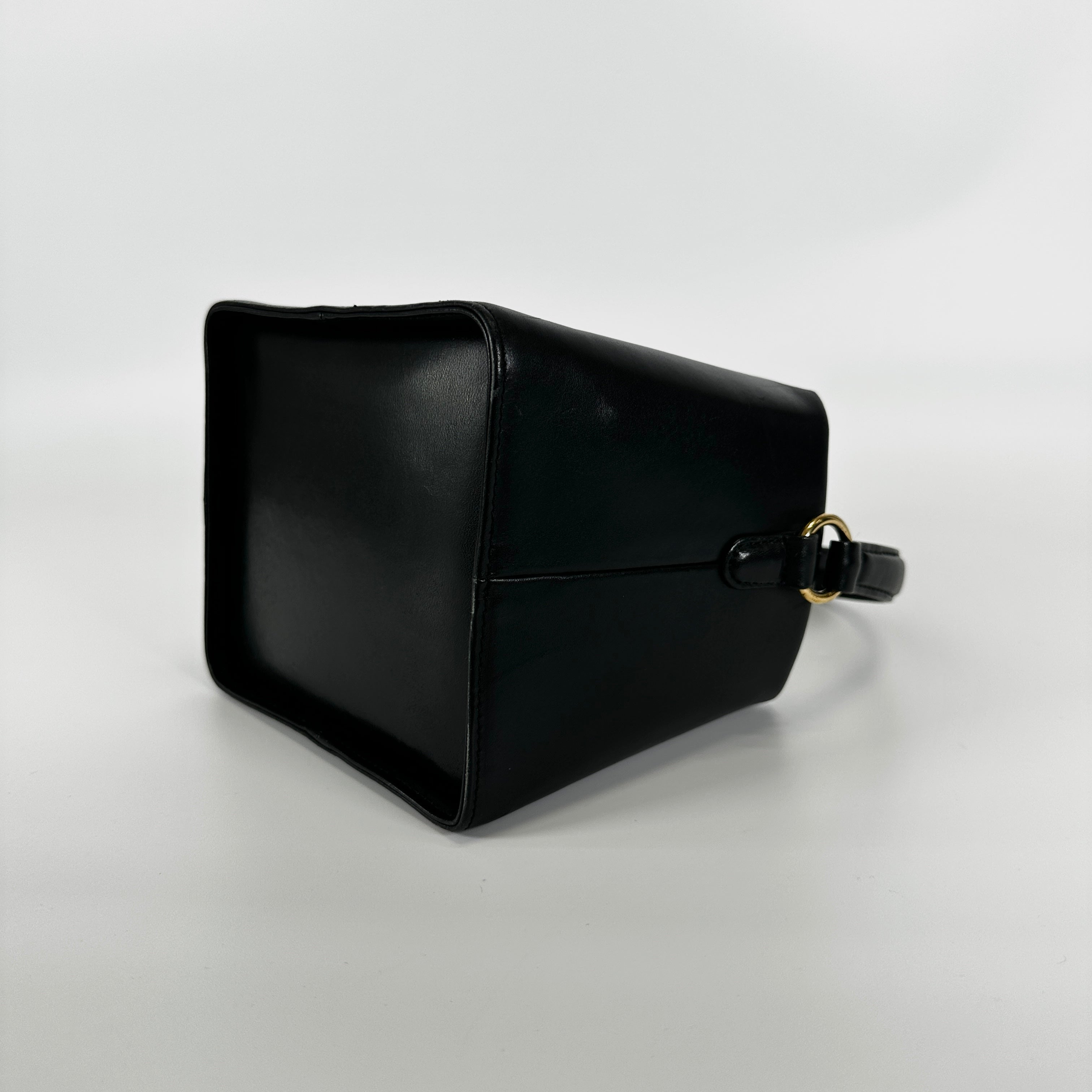 2604 secondhand GIVENCHY van hand bag