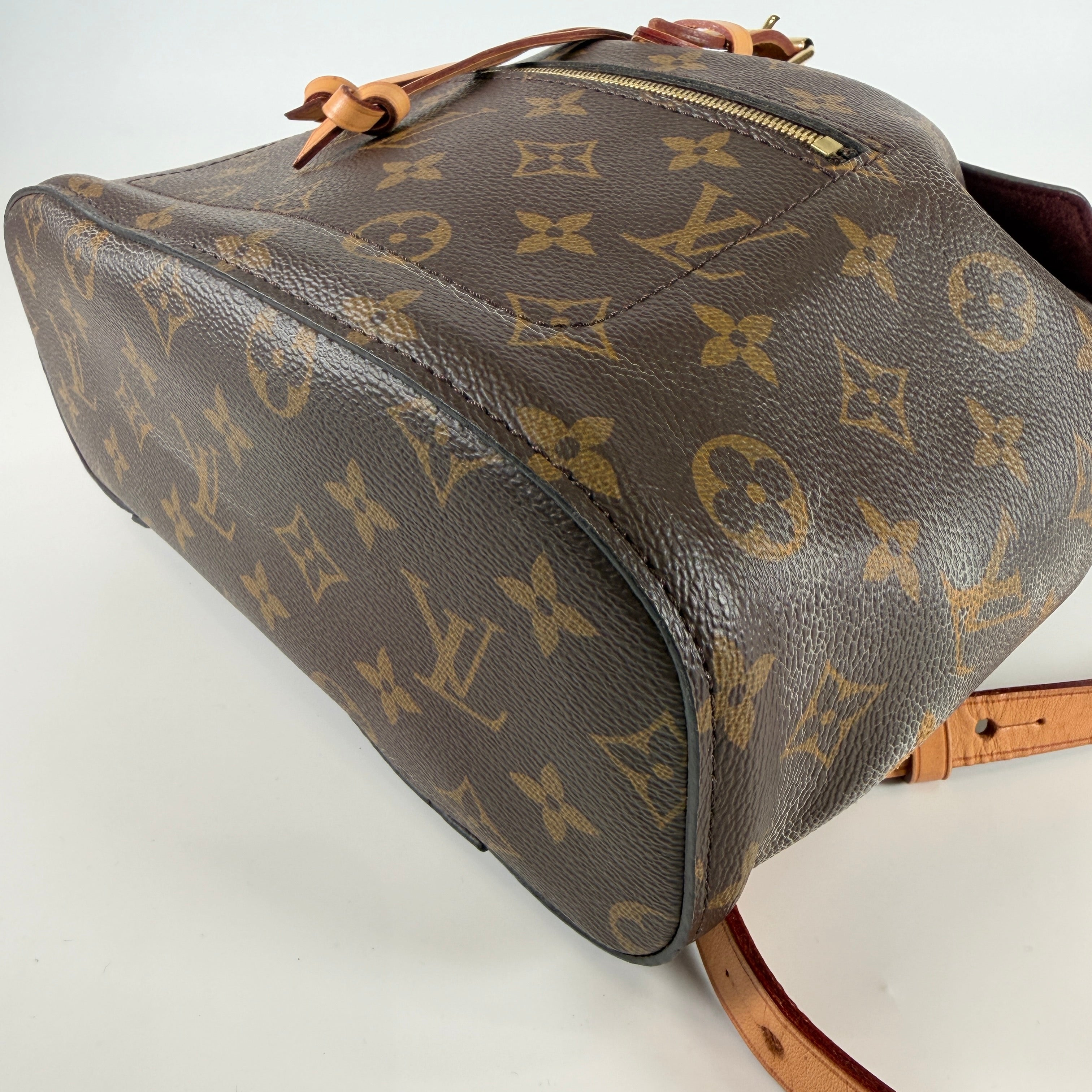 2606 secondhand LV Monogram M43431 backpack Montsouris