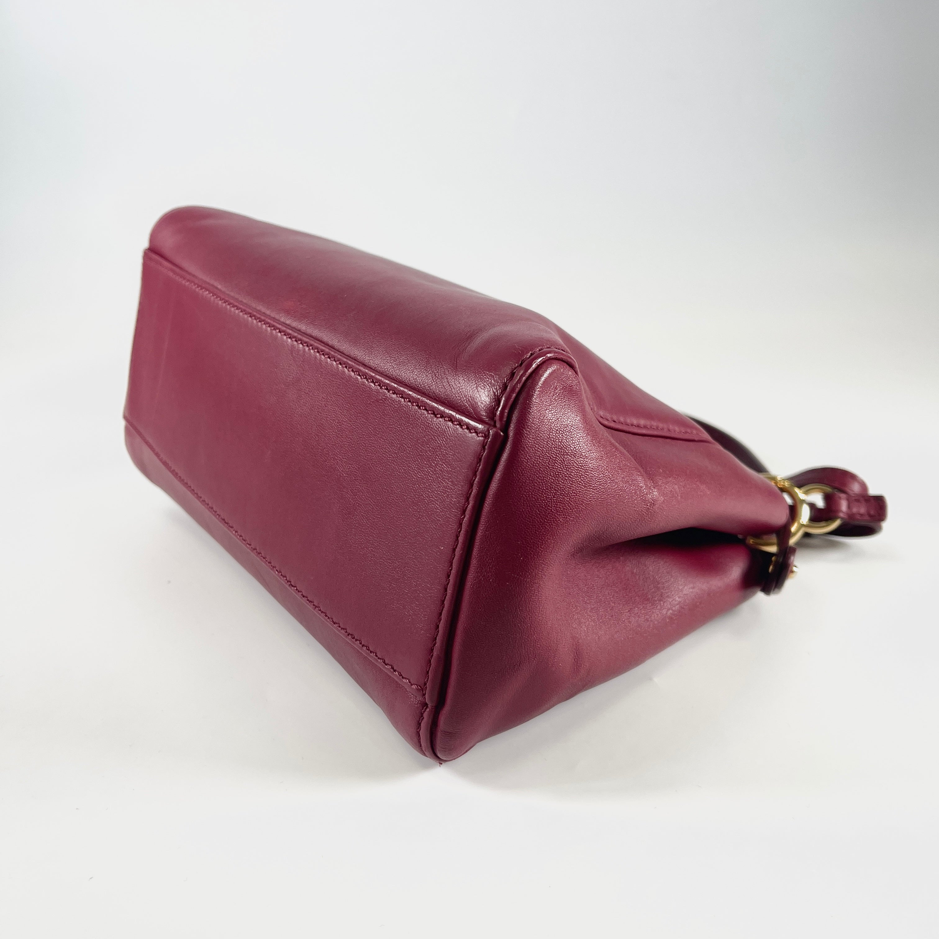 2605 secondhand FENDI Peekaboo mini