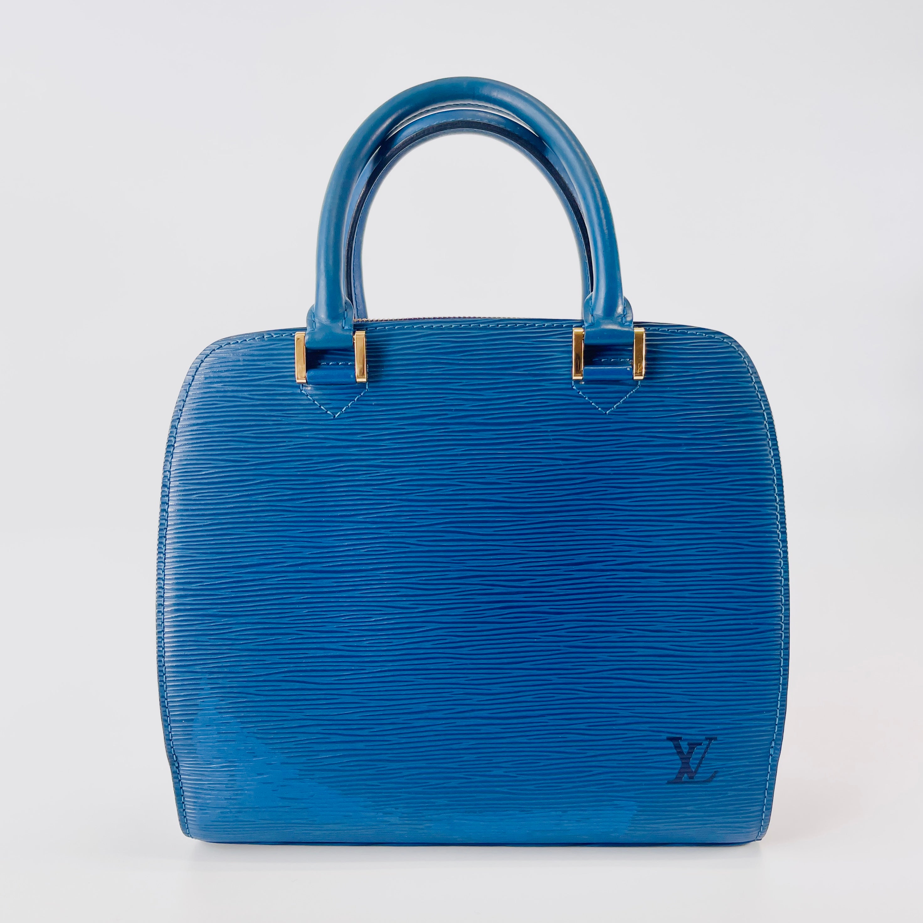 2604 secondhand LV Epi Pont Neuf