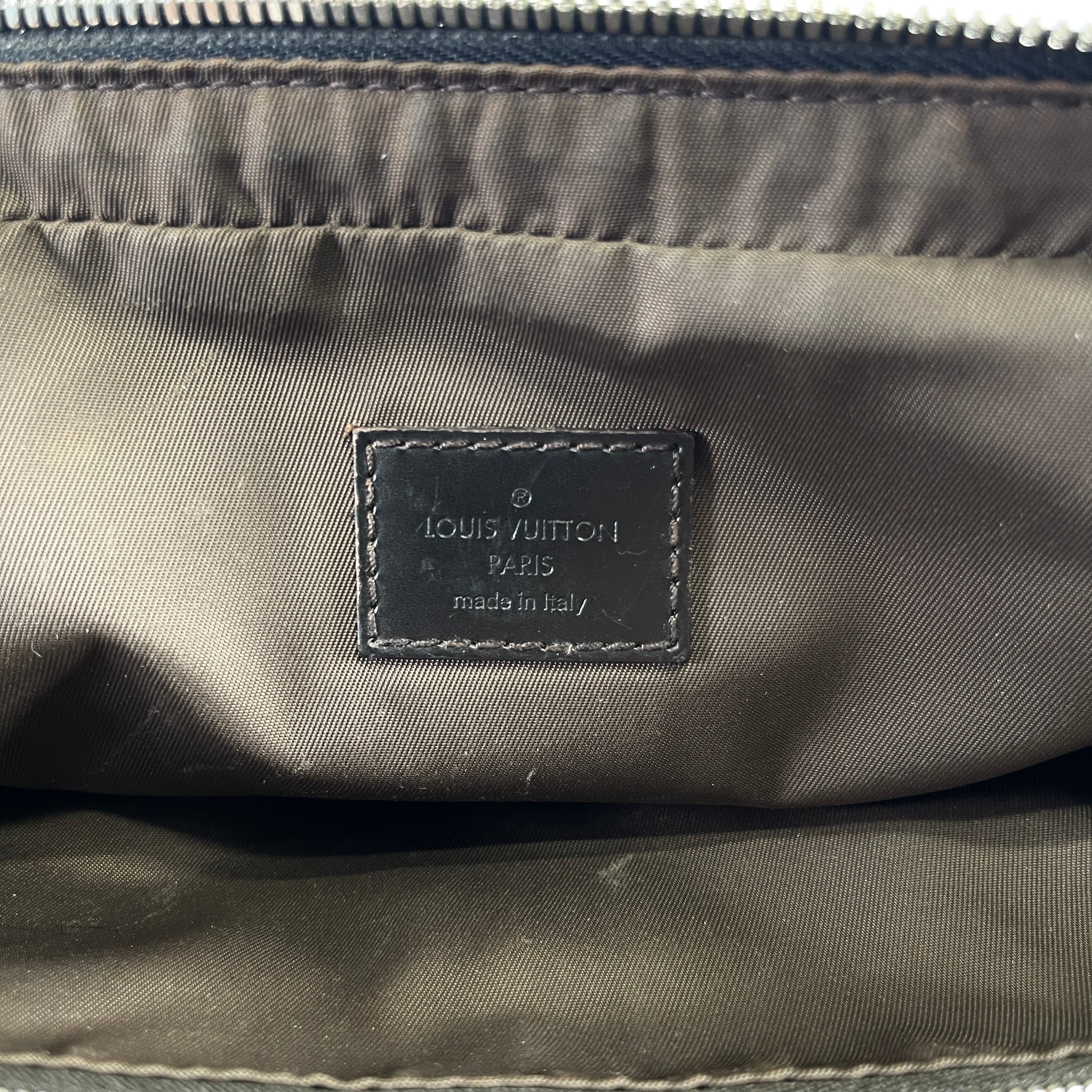 2606 secondhand LV Damier Jean Acrobatics