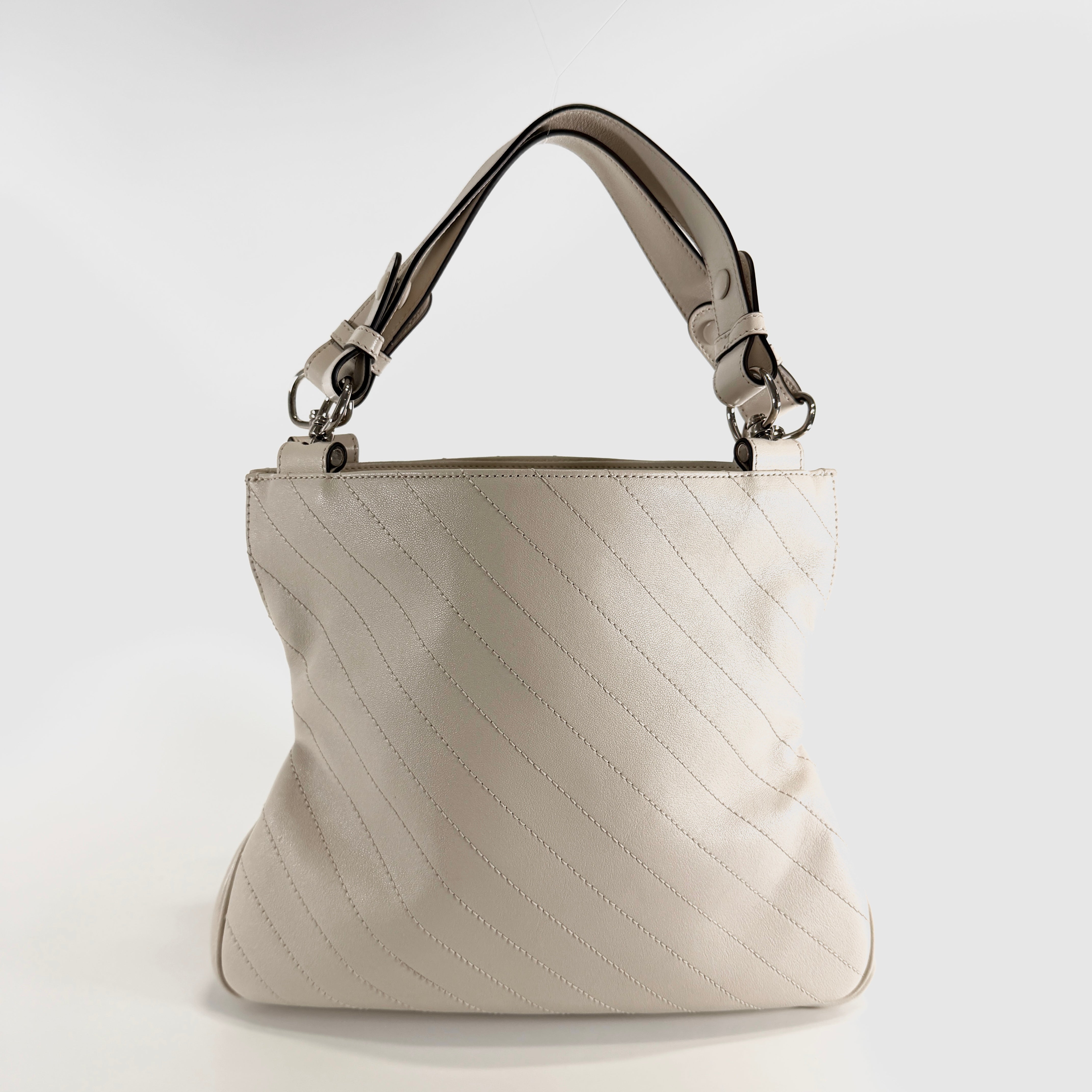 2607 secondhand GUCCI Blondie off white