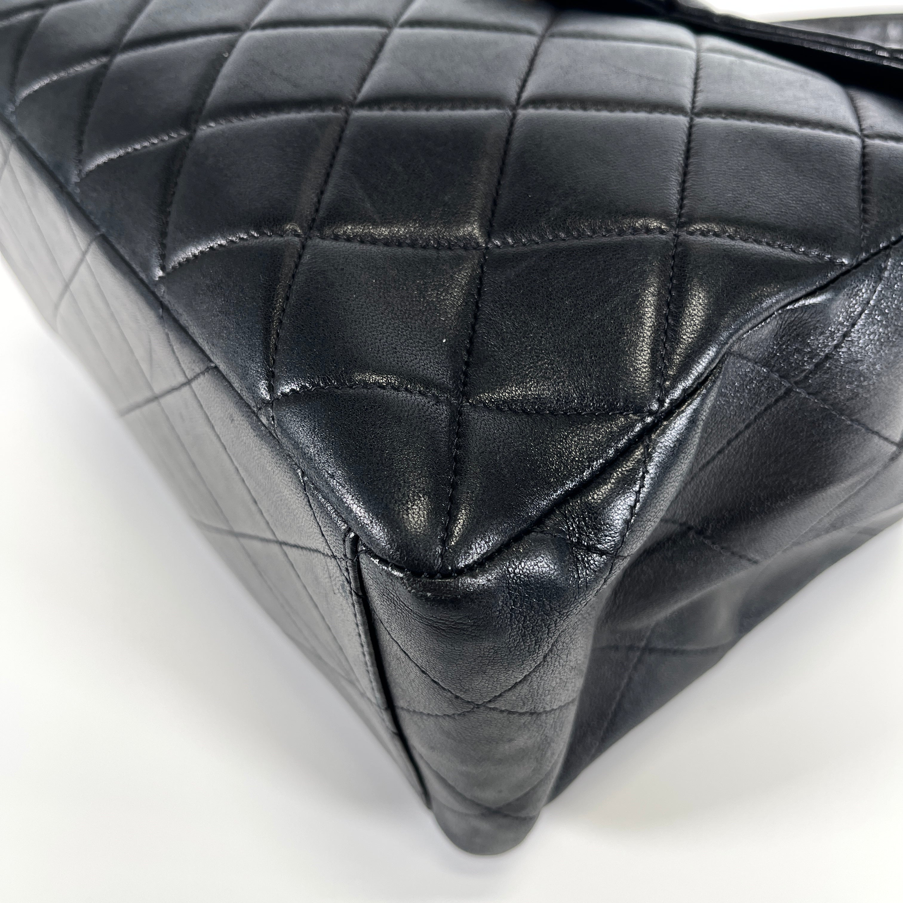 2604 secondhand CHANEL leather Shoulder bag