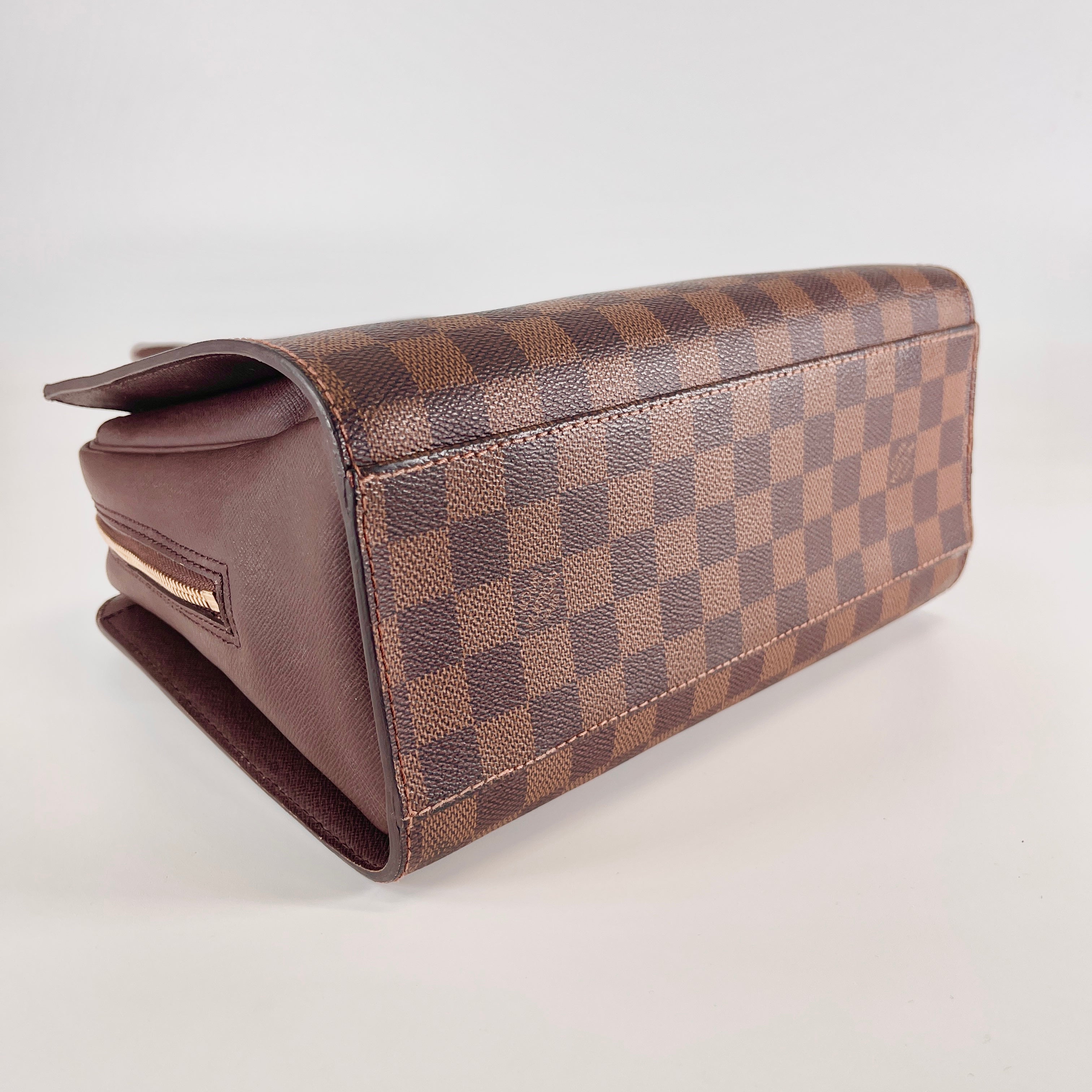 2604 secondhand LV Triana VI0075