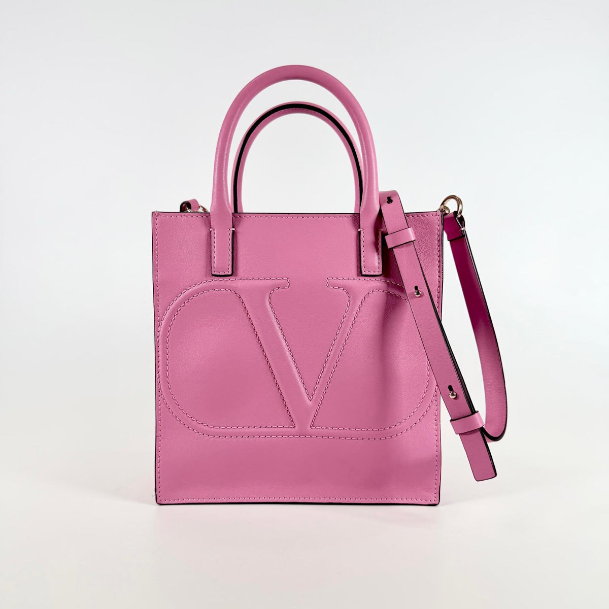 Used Handbag V Logo Walk Small