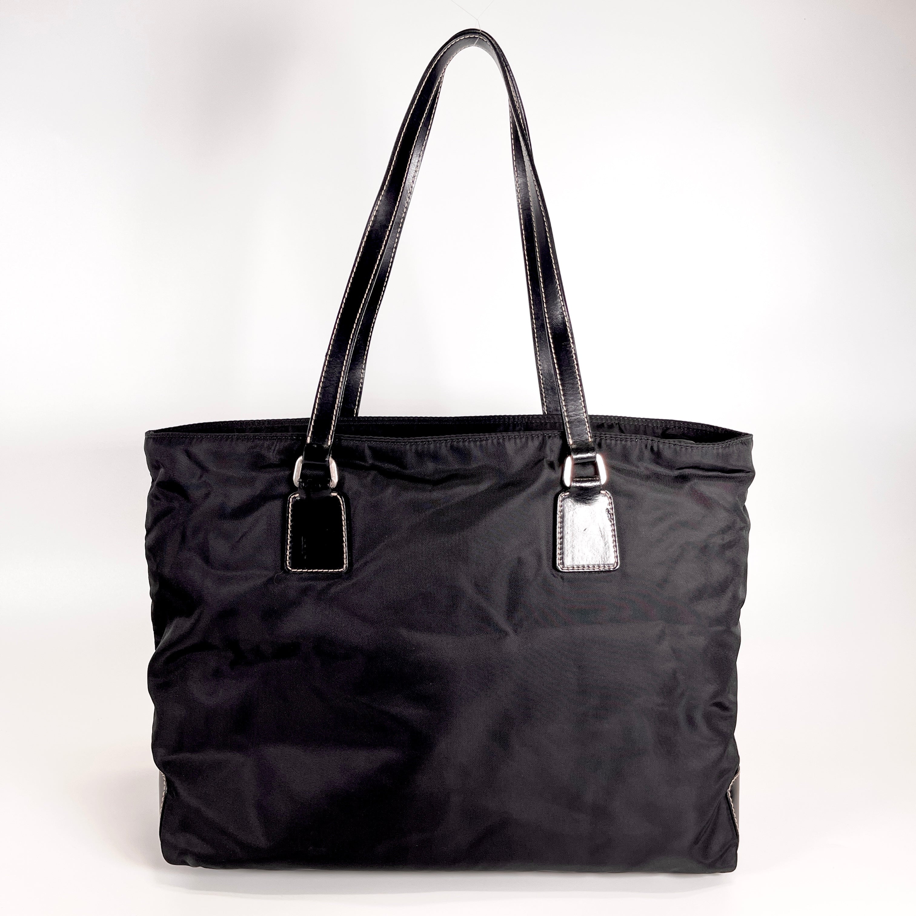 2604 secondhand PRADA calf × nylon Tote black