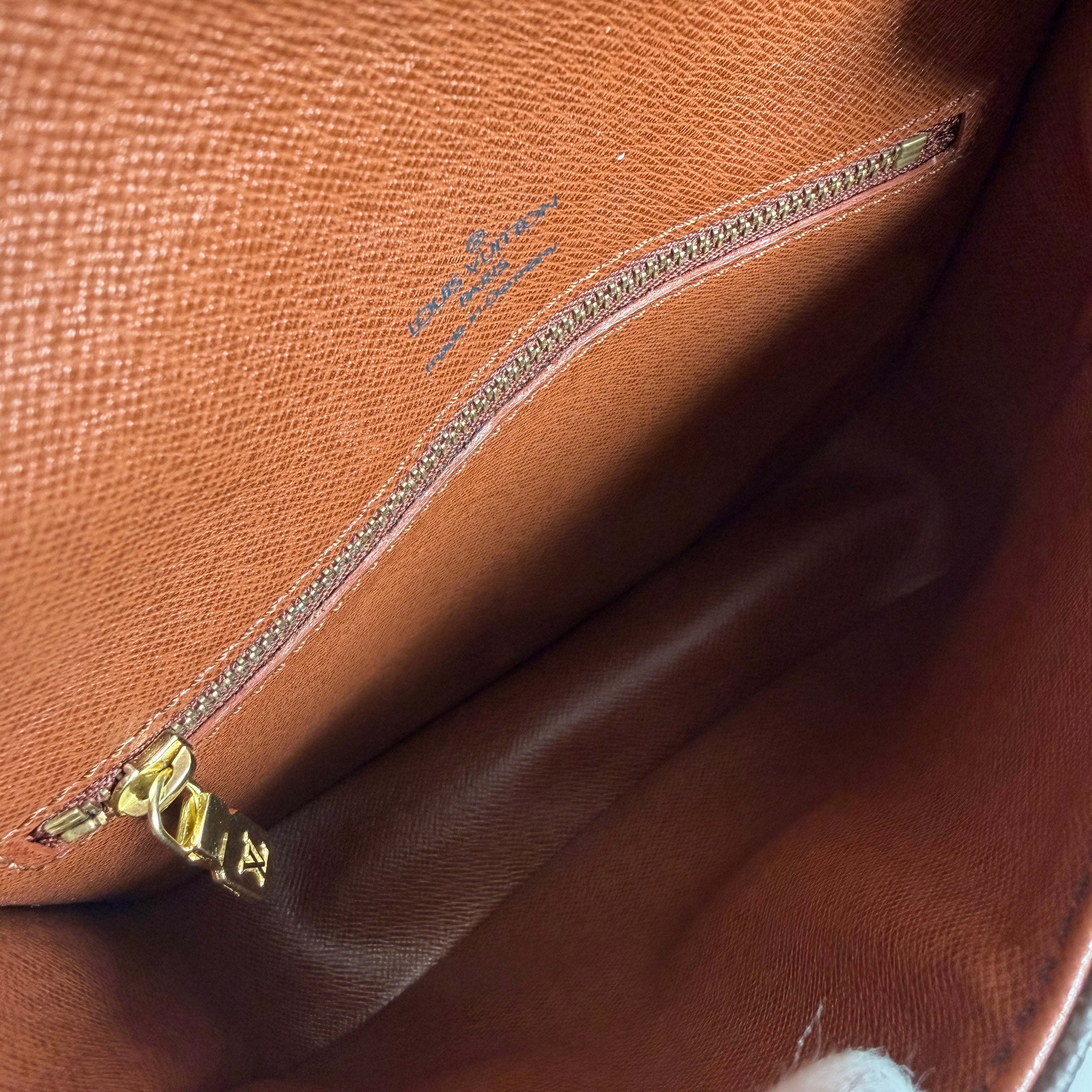 2606 secondhand LV Monogram Saint Cloud LP1902