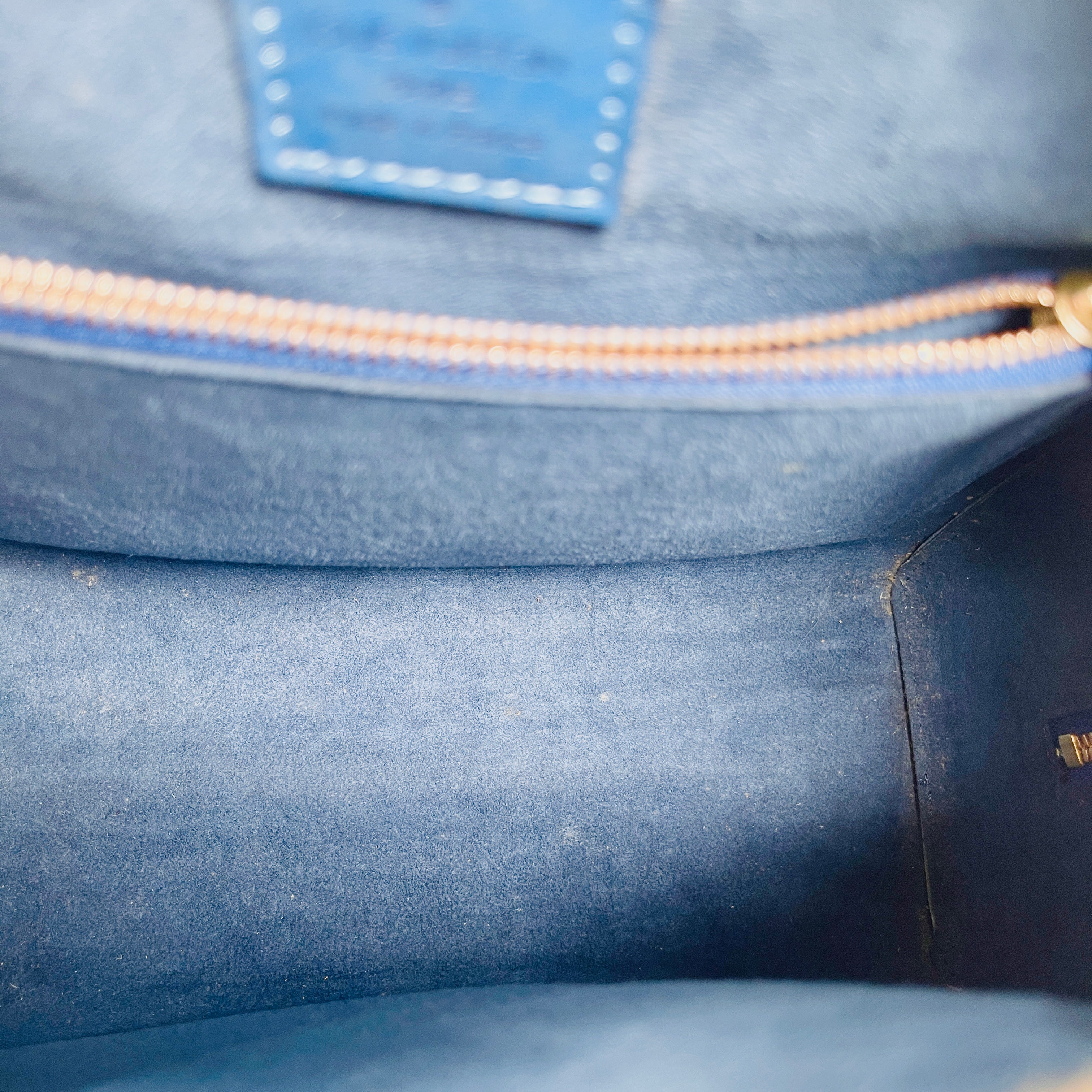 2604 secondhand LV Epi Pont Neuf