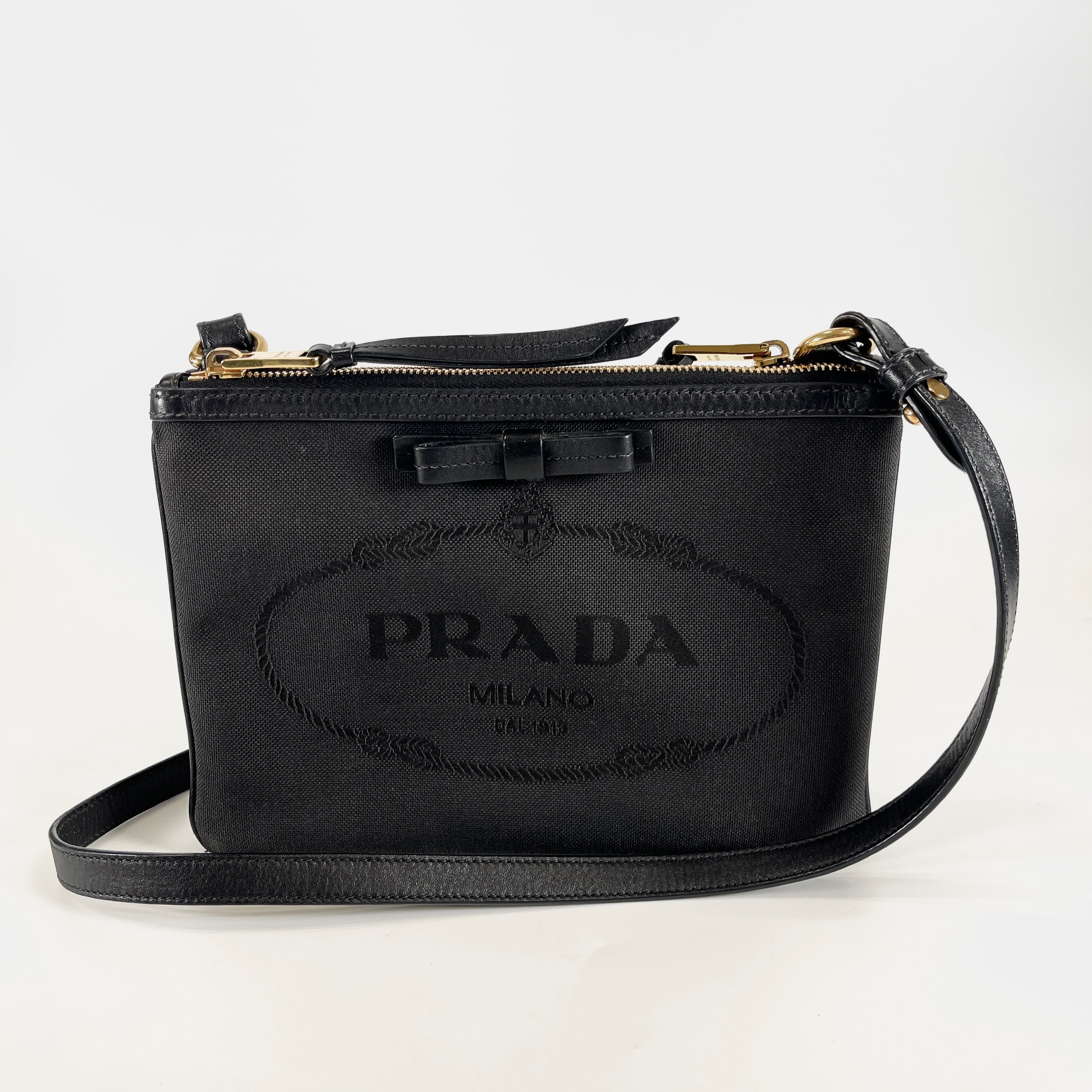 2605 secondhand PRADA Jacquard Shoulder bag