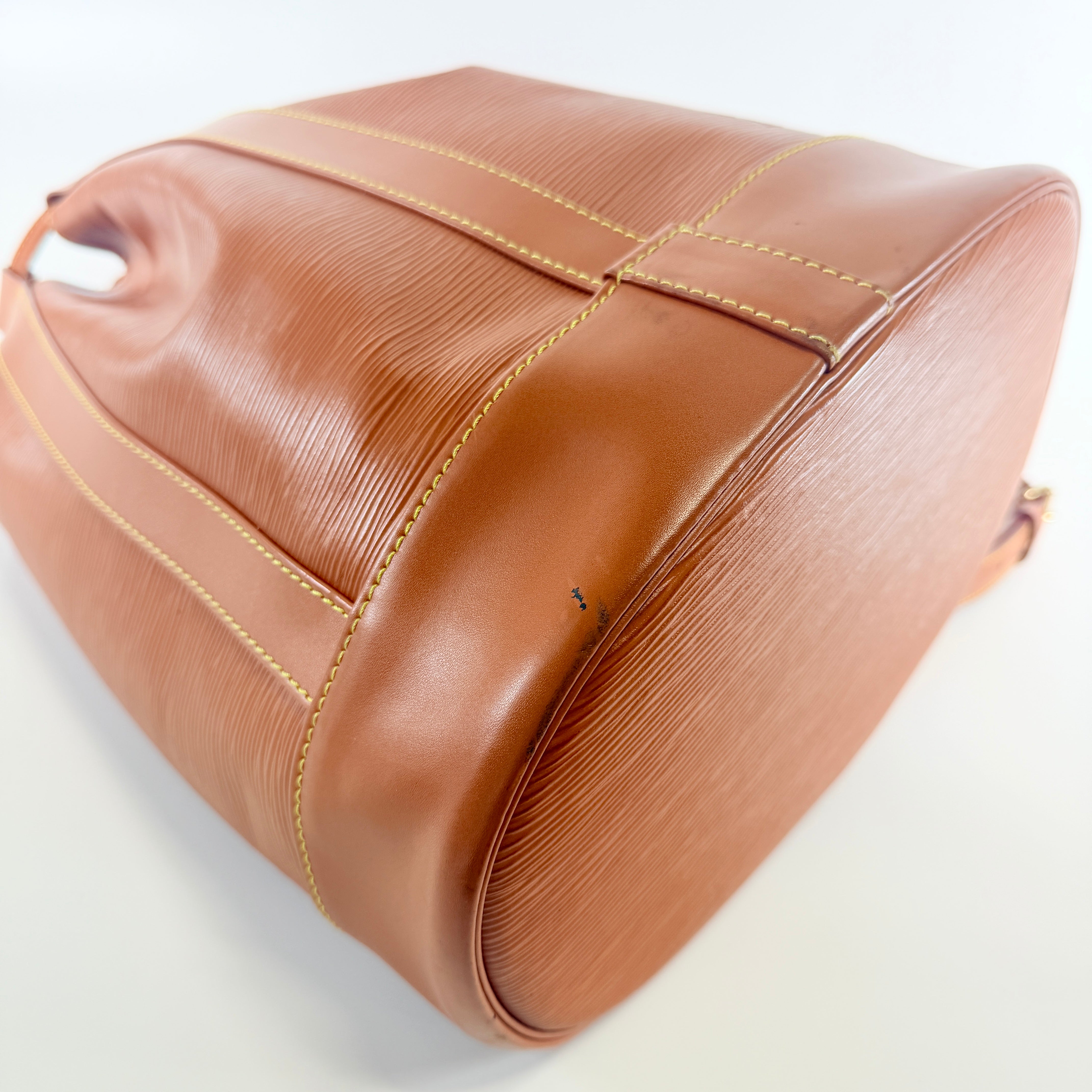 2608 secondhand LV Epi Randonnee PM