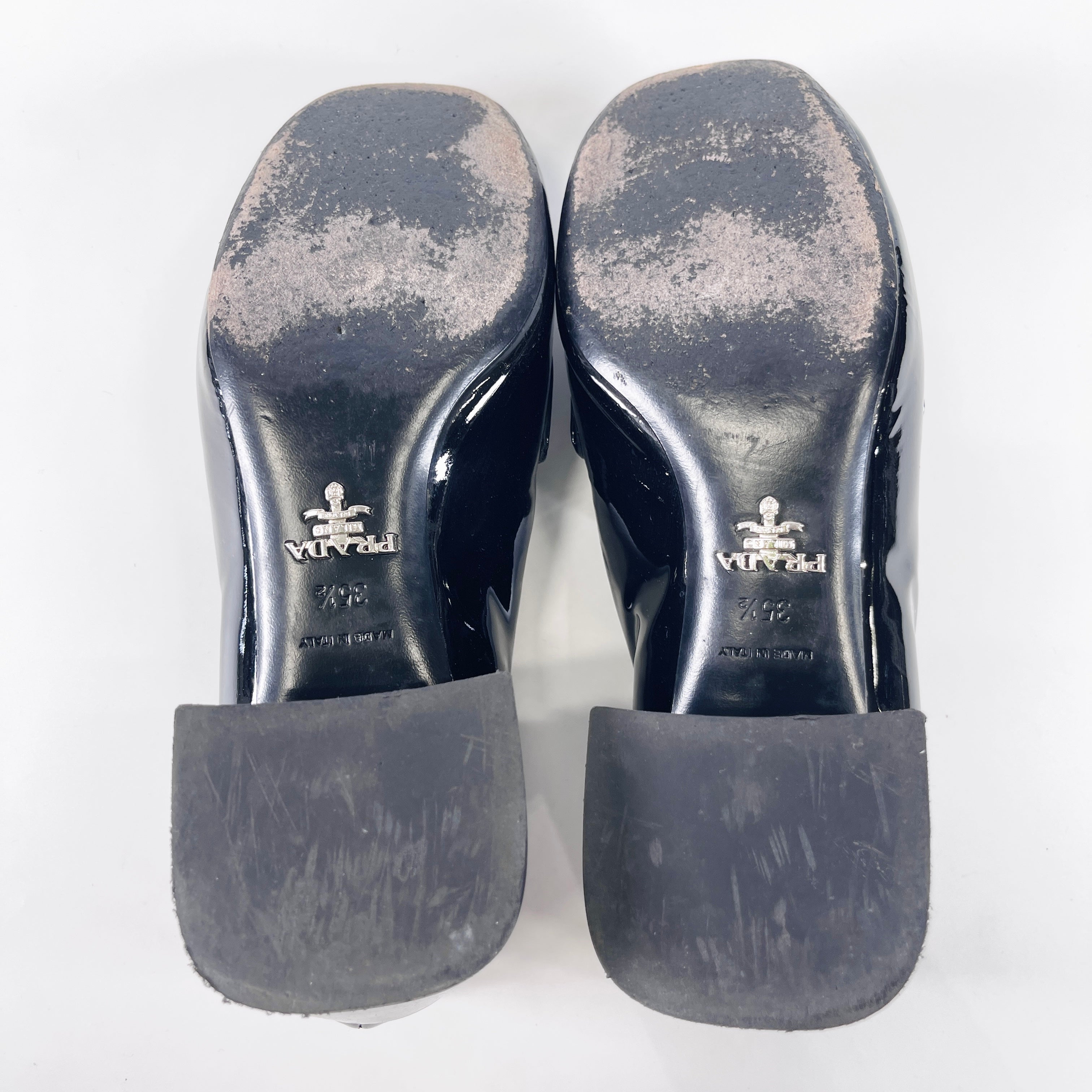 2604 secondhand PRADA Triangle Logo Patent Leather Loafers 35.5 Women's black