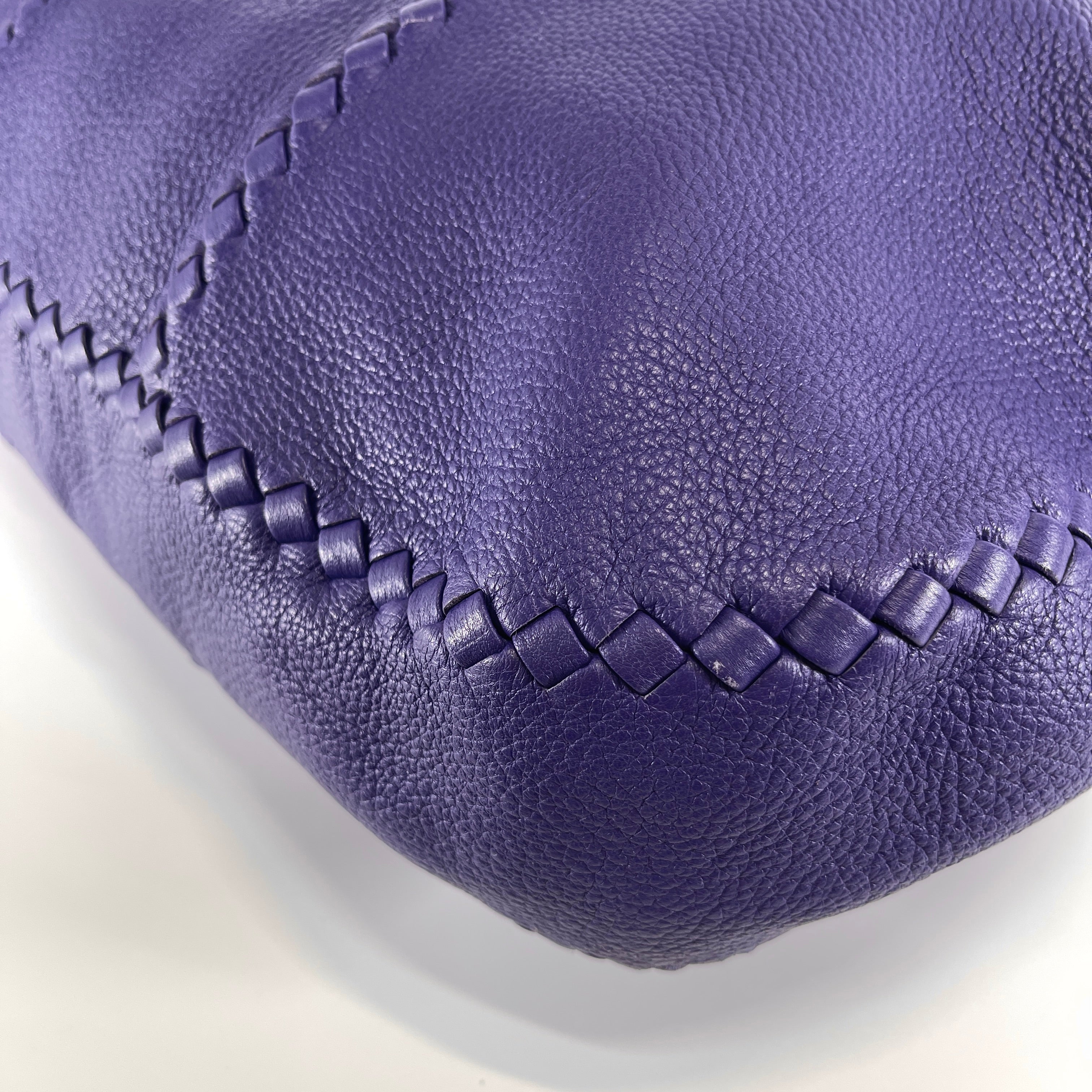 2605 secondhand BOTTEGAVENETA cicada shoulder purple