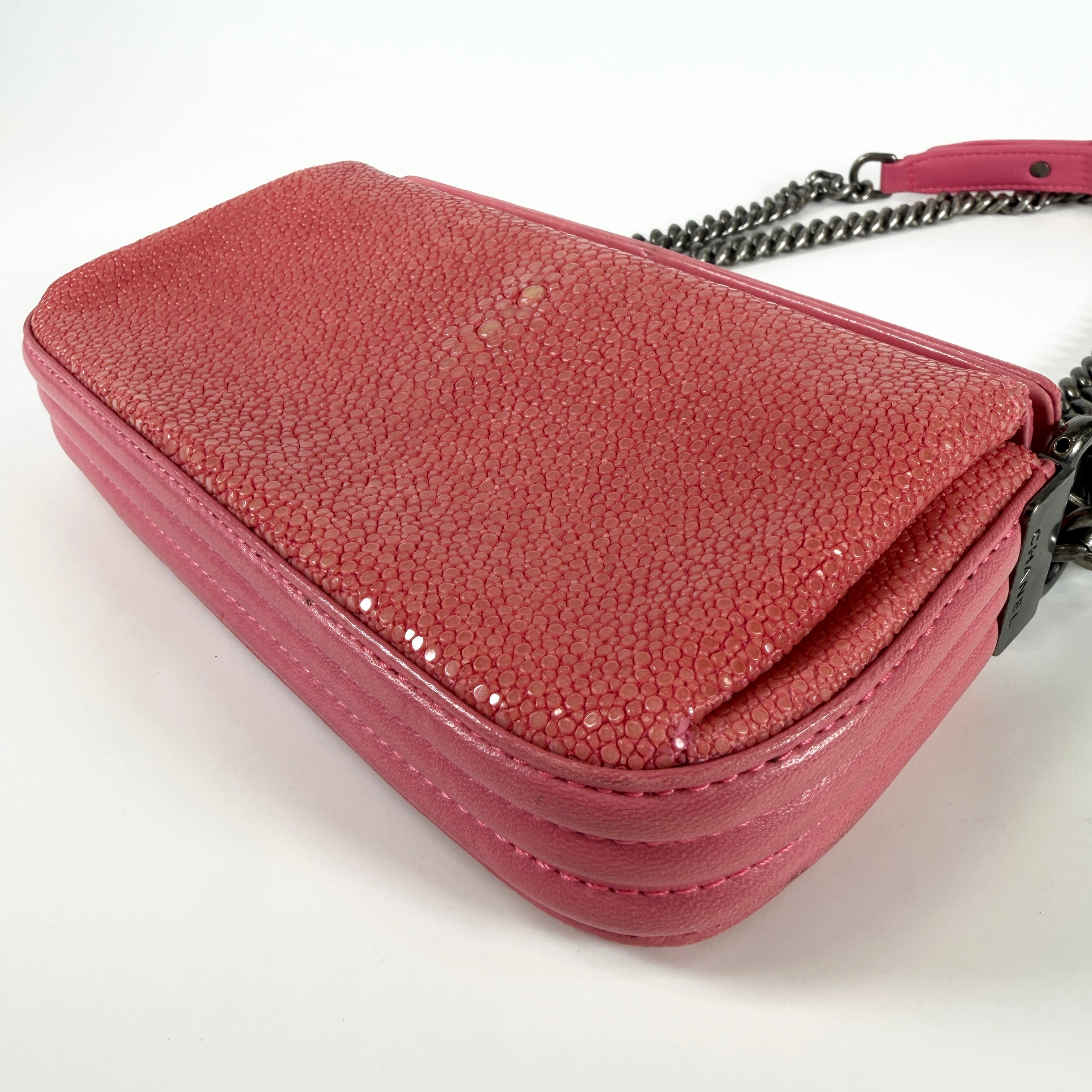 2606 secondhand CHANEL Boy Lou / leather Chain Shoulder pink 16