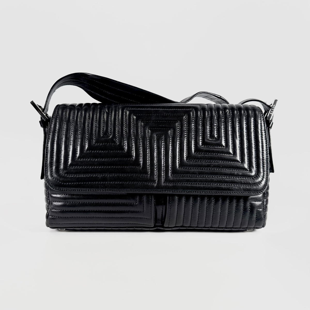 2608 secondhand BALLY hand bag