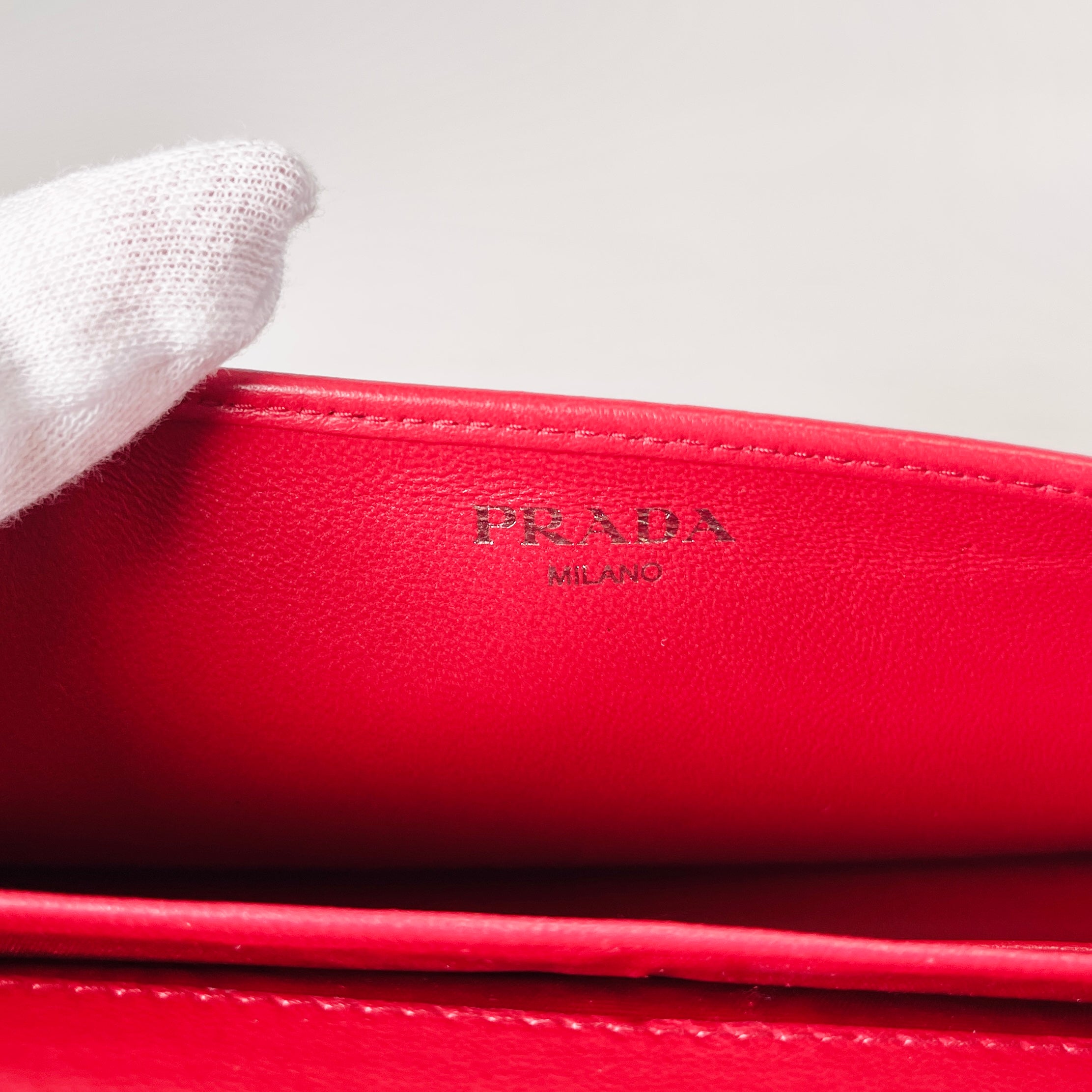 2607 secondhand PRADA Chain Shoulder Bag
