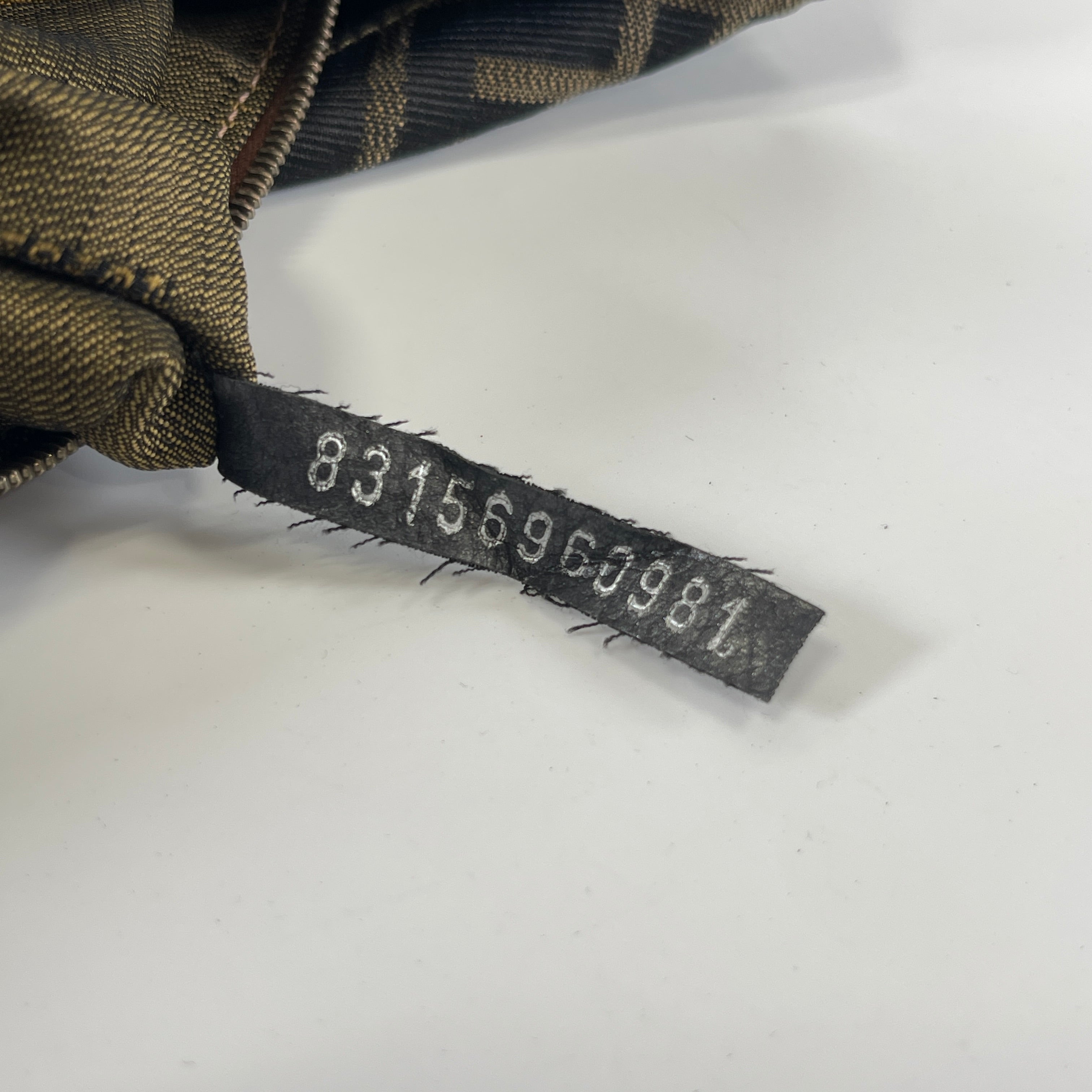 2601 secondhand FENDI Zucca Shoulder bag