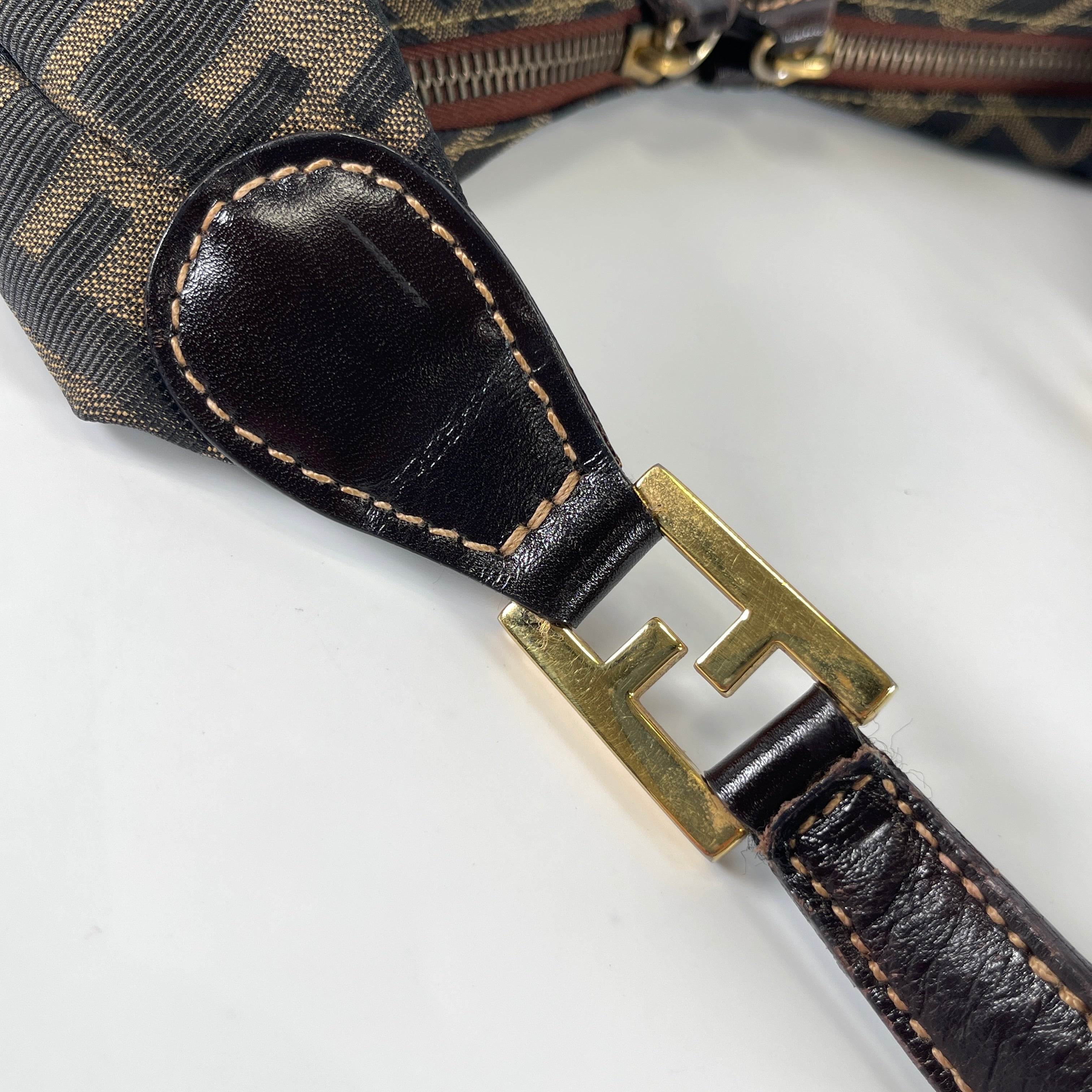 2601 secondhand FENDI Zucca Shoulder bag