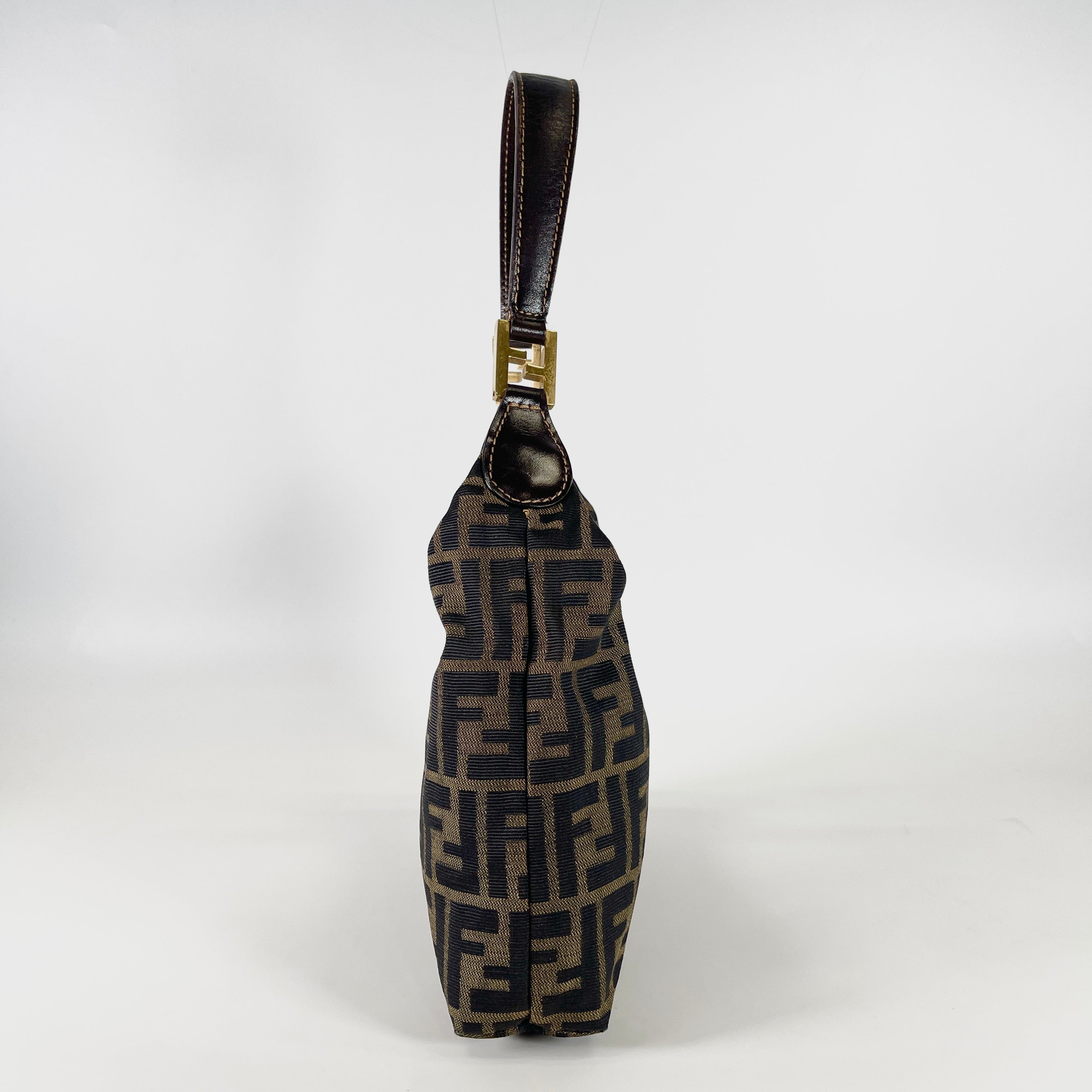 2601 secondhand FENDI Zucca Shoulder bag