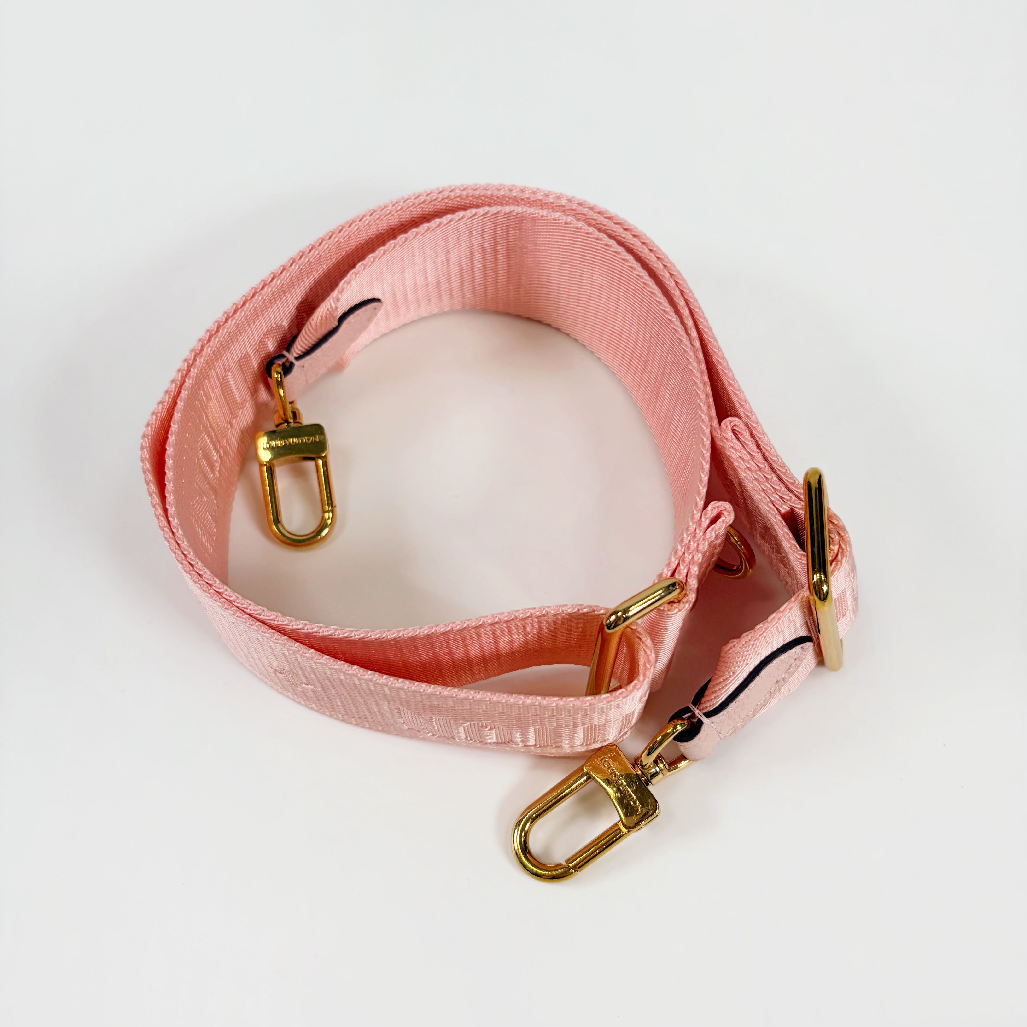 2601 secondhand Louis Vuitton brand bag pink