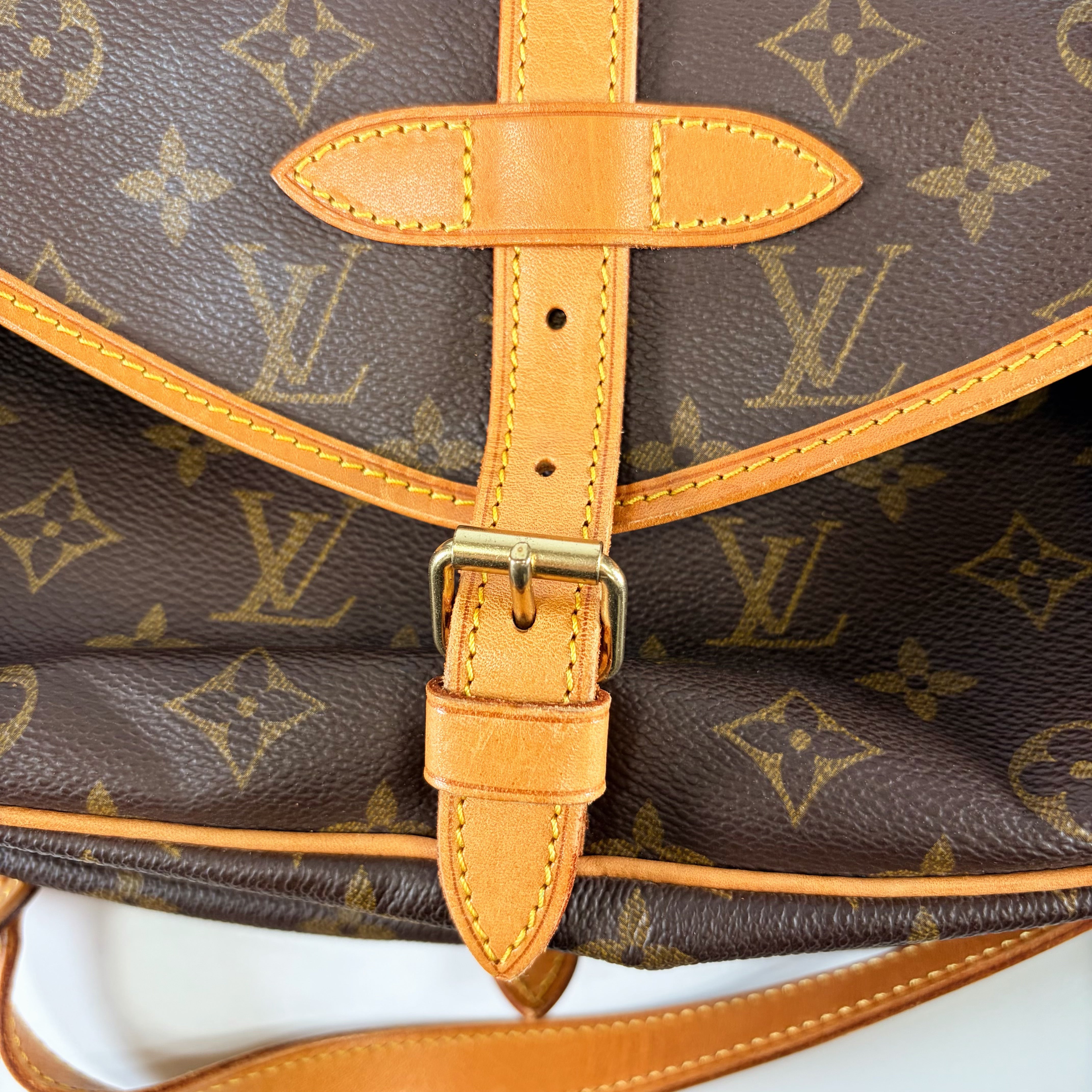 2602 secondhand LV Monogram Saumur 30