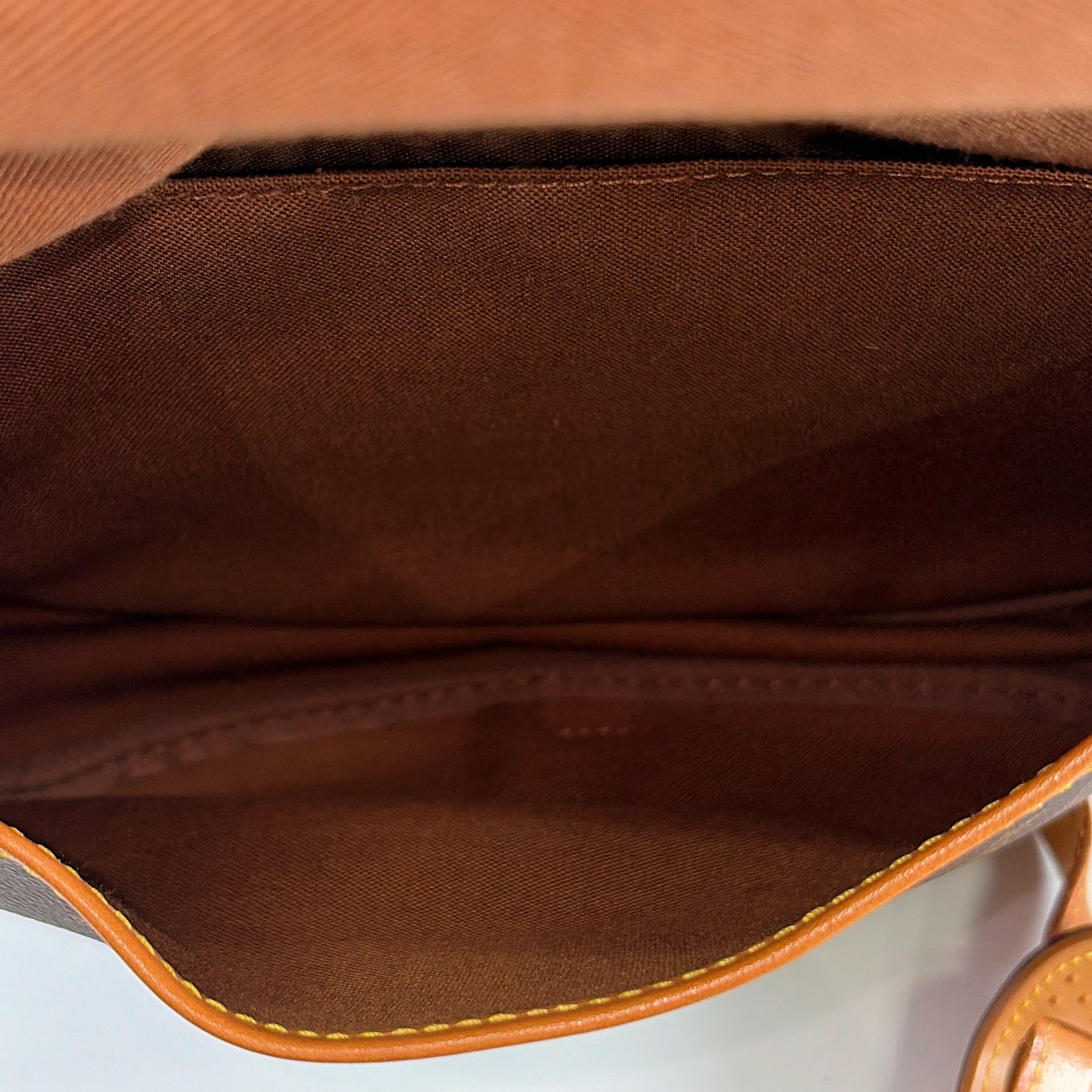 2602 secondhand LV Monogram Saumur 30