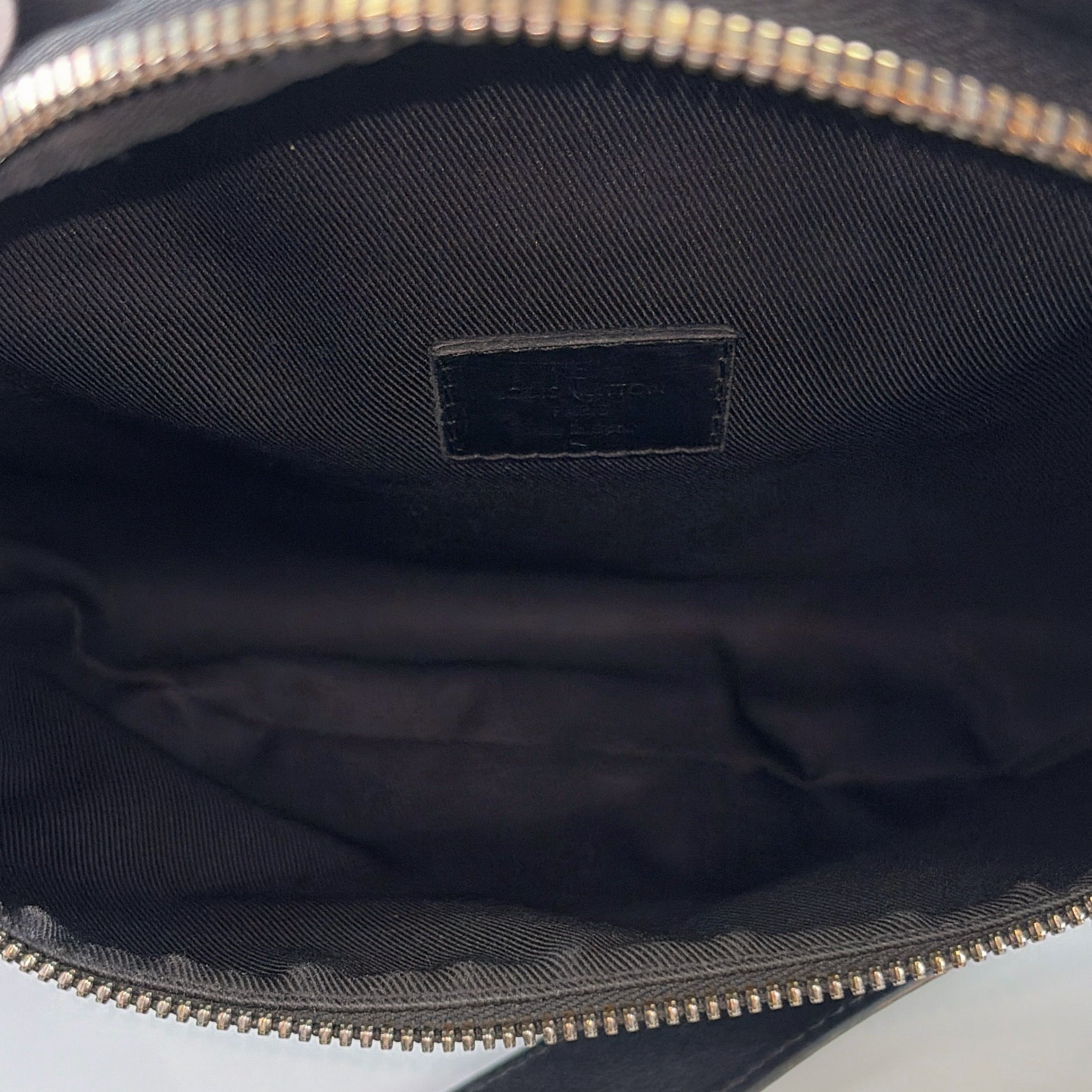 2602 secondhand LV brand bag M46035 Discovery Bam PM IC