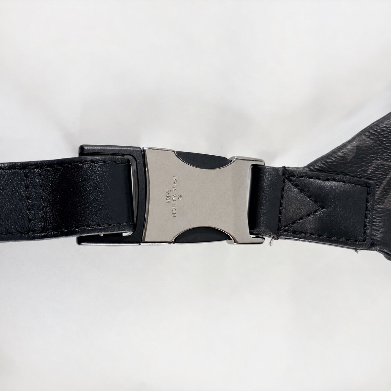 2602 secondhand LV brand bag M46035 Discovery Bam PM IC