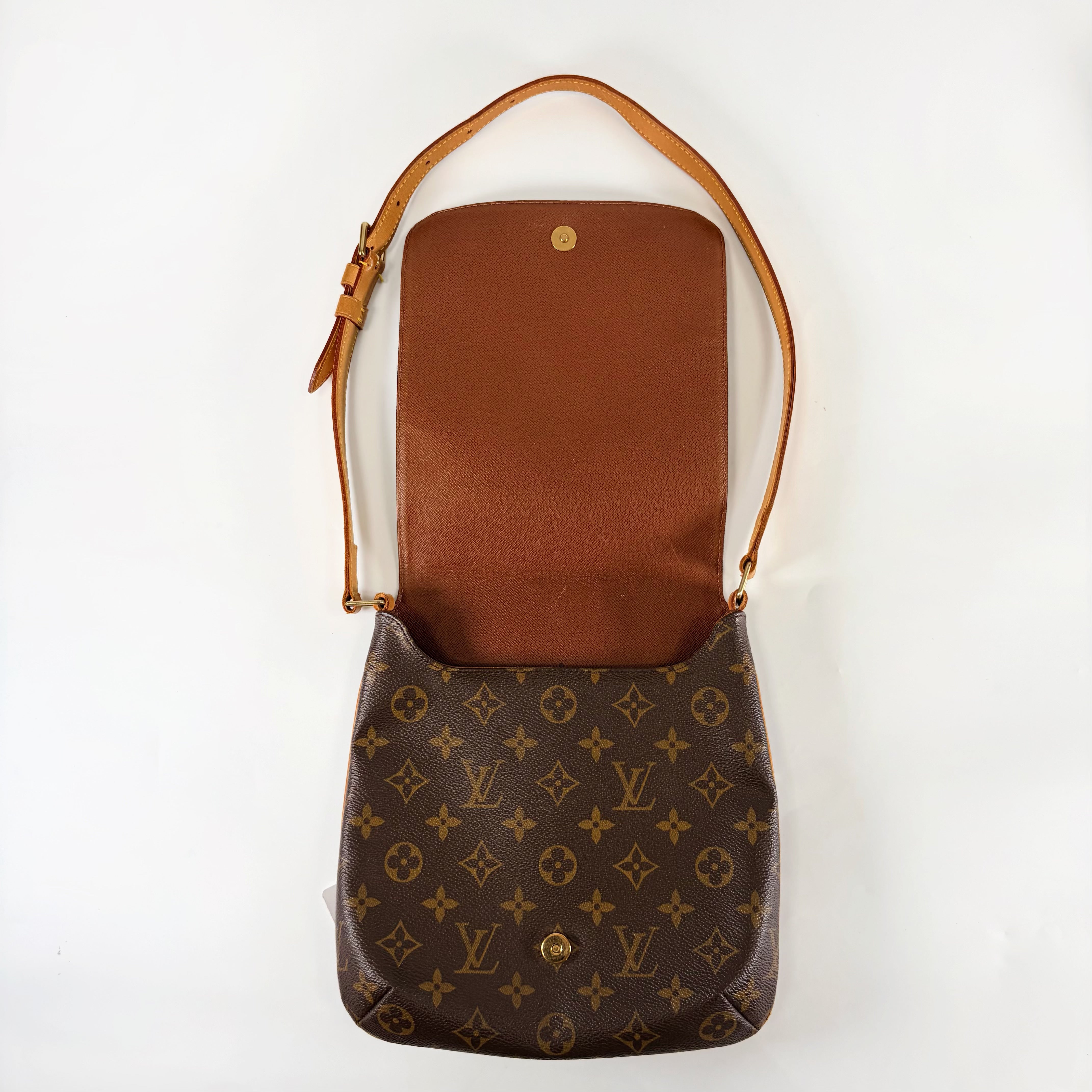 2602 secondhand LV Monogram Musette salsa M51258 LW0030