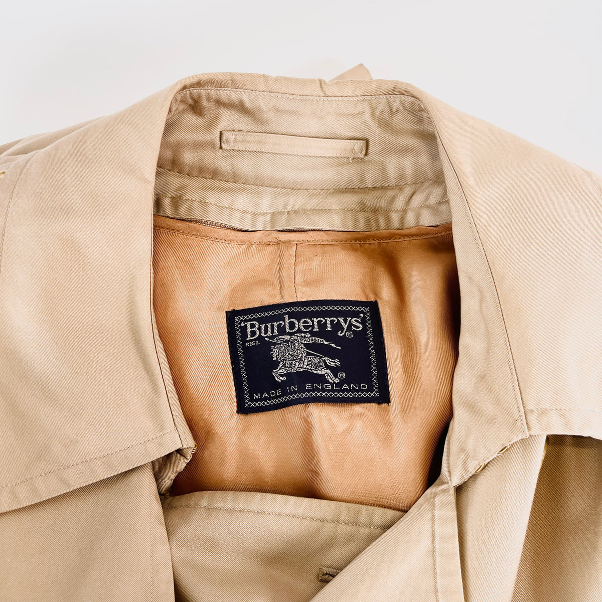 2606 secondhand BURBERRY coat beige