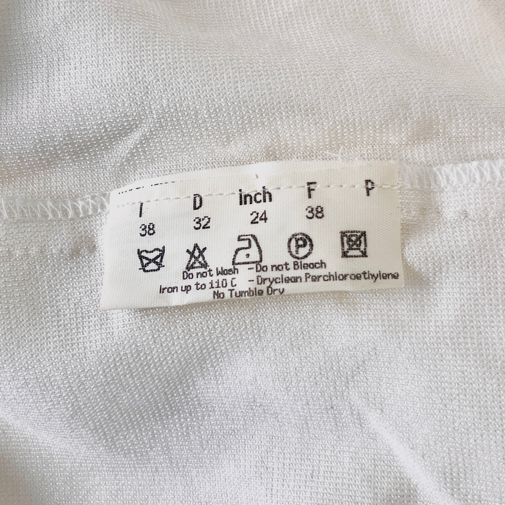 2606 secondhand FENDI Tops