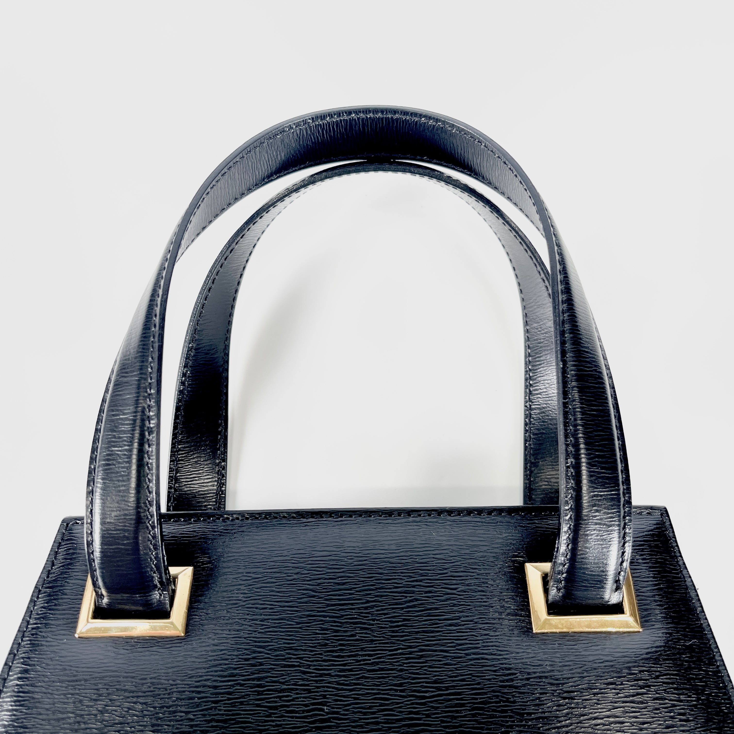 2602 secondhand CD hand bag