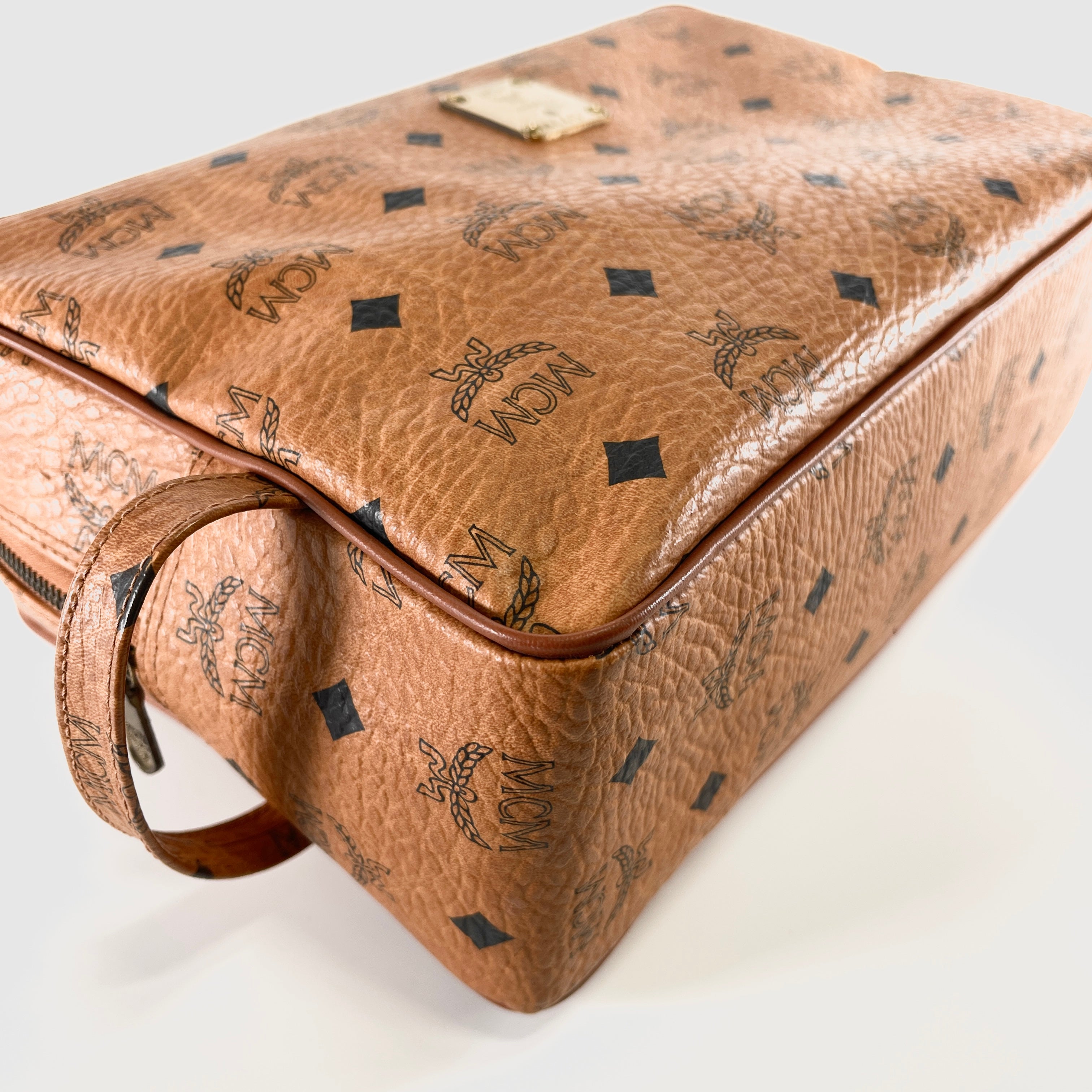 2606 secondhand MCM Second bag Camel