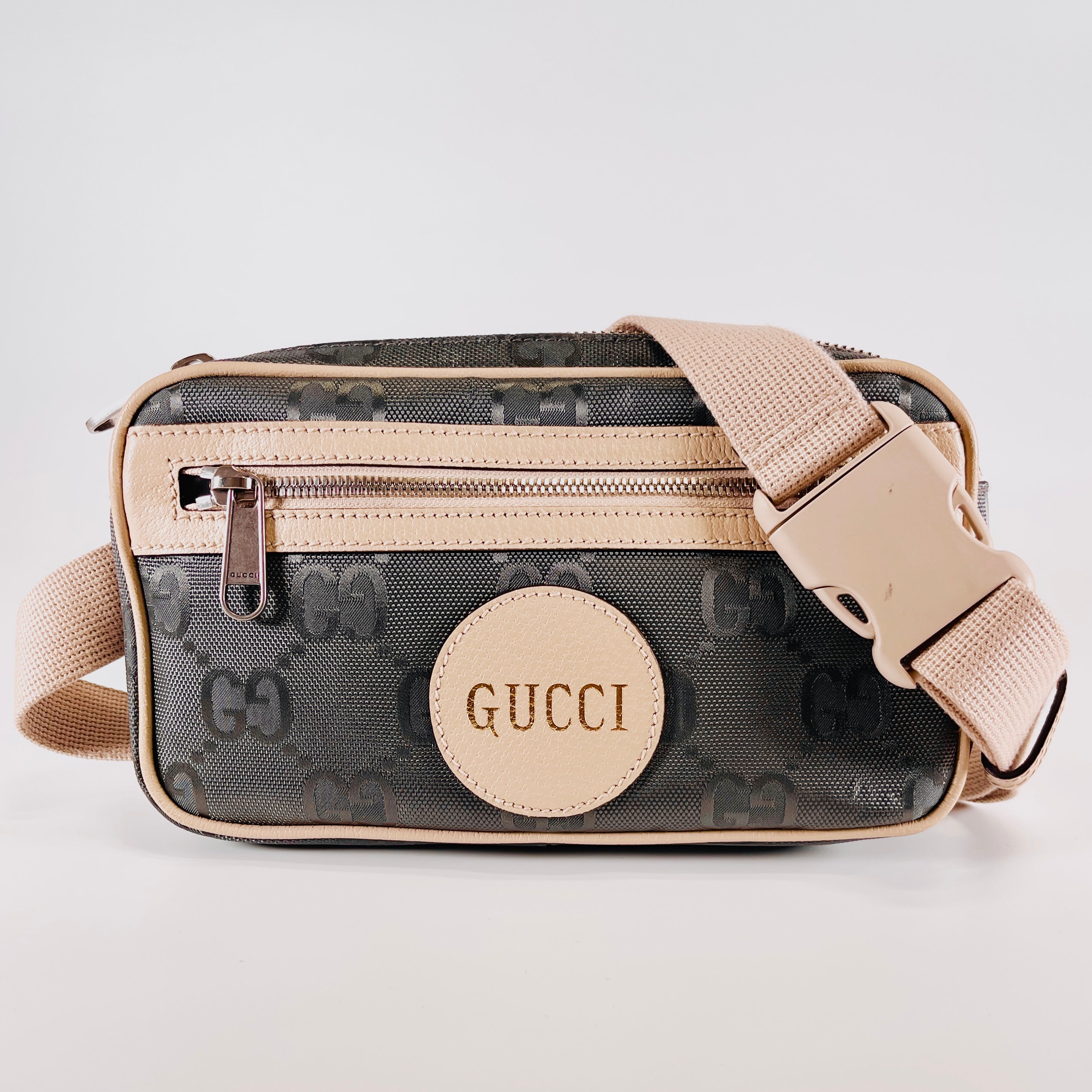 2604 secondhand GUCCI Off the Grid Belt Bag