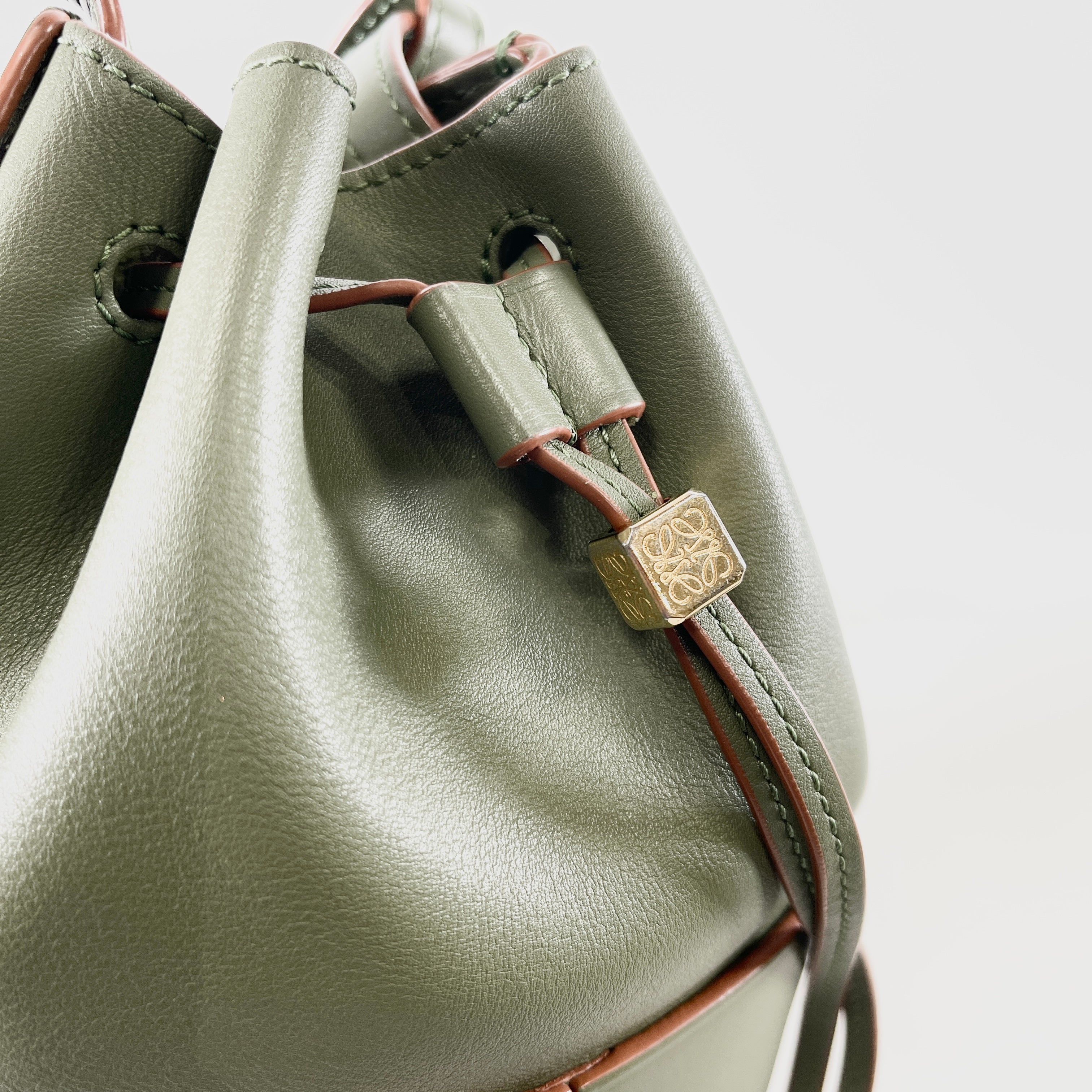 2603 secondhand LOEWE balloon bag leather 2WAY Shoulder bag green